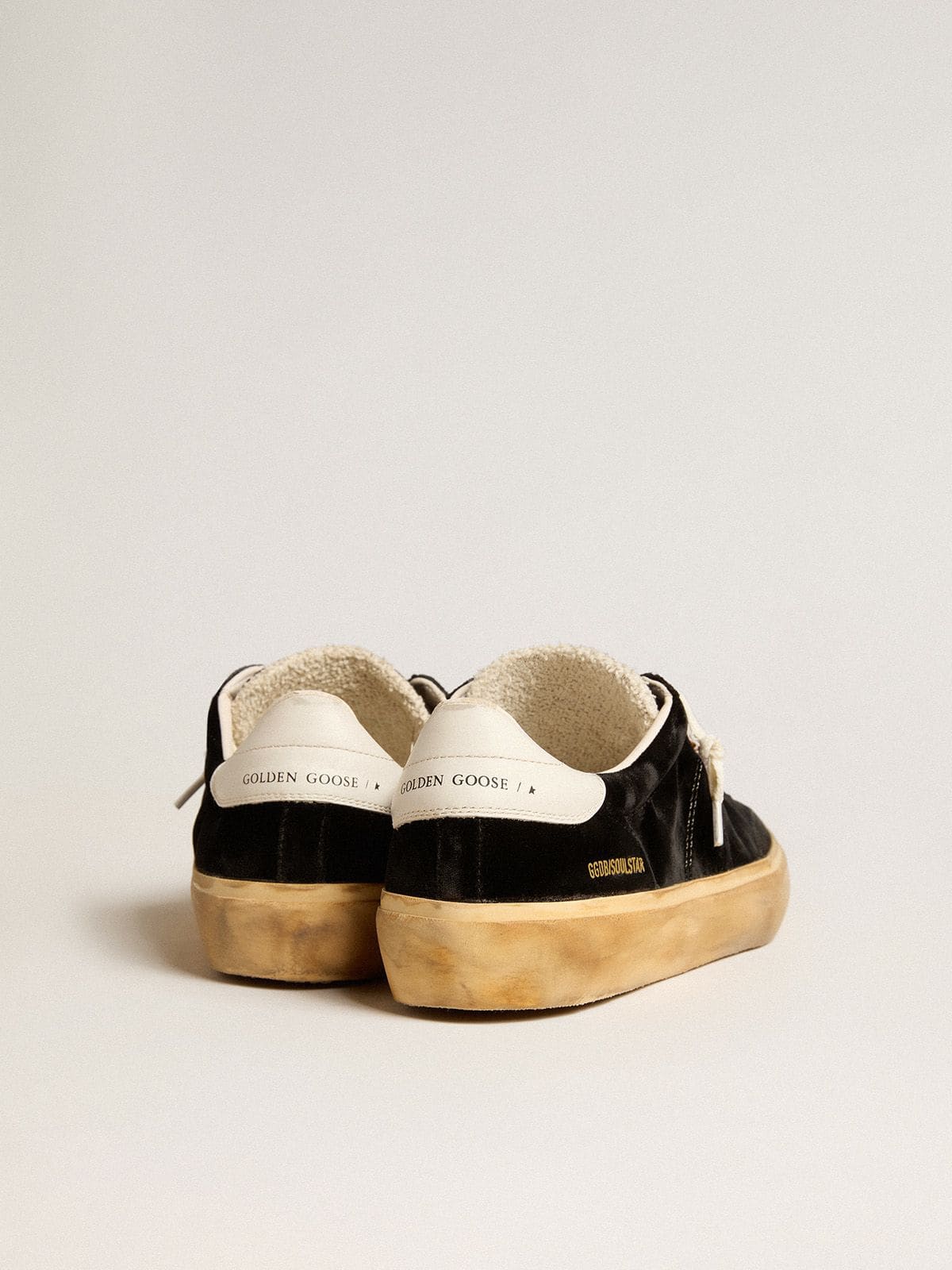 Men's Soul Star in black velvet with white leather heel tab - Golden Goose Men