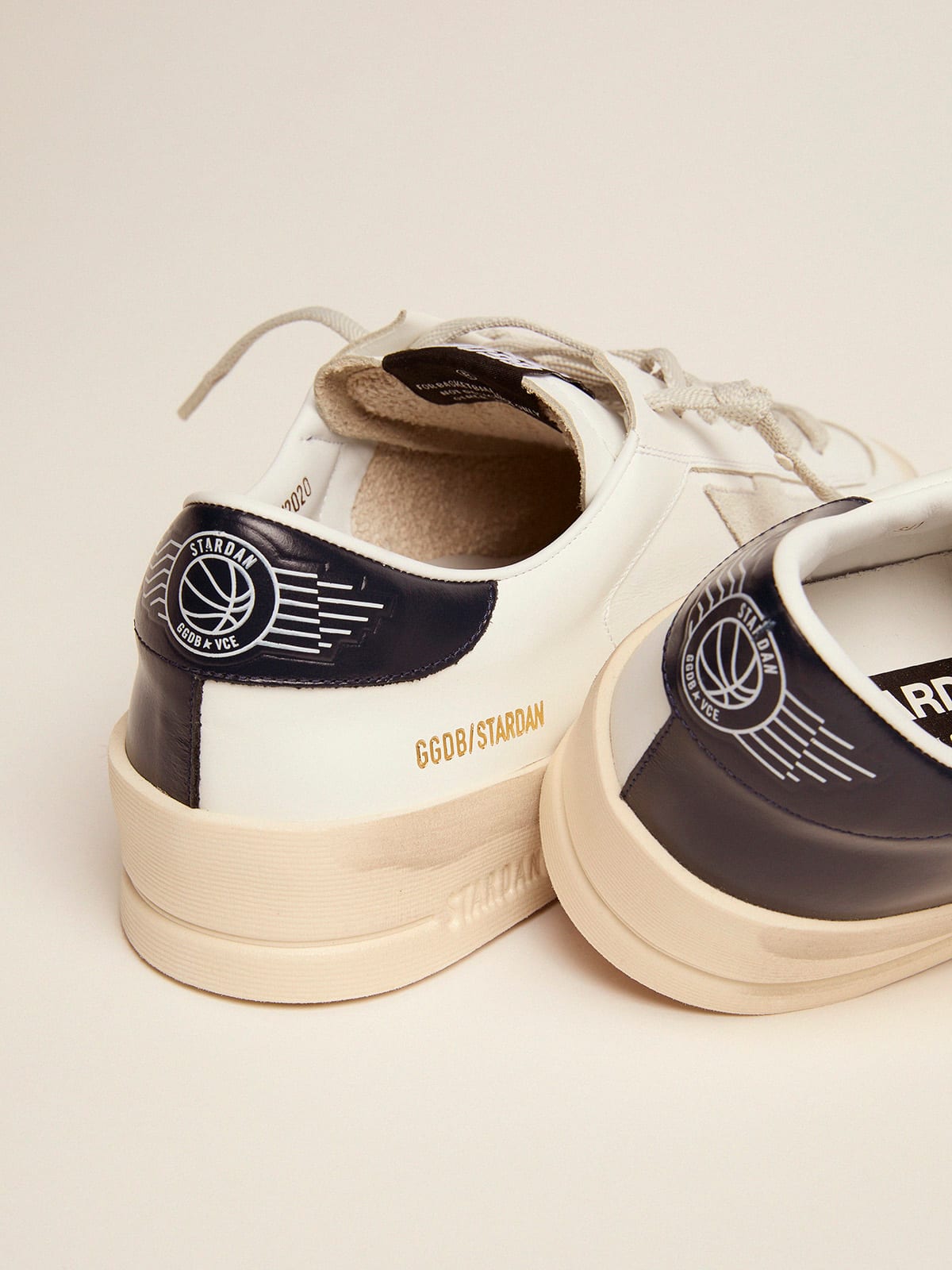Men's Stardan with star in ice-gray suede and blu-navy heel tab - Golden Goose Men