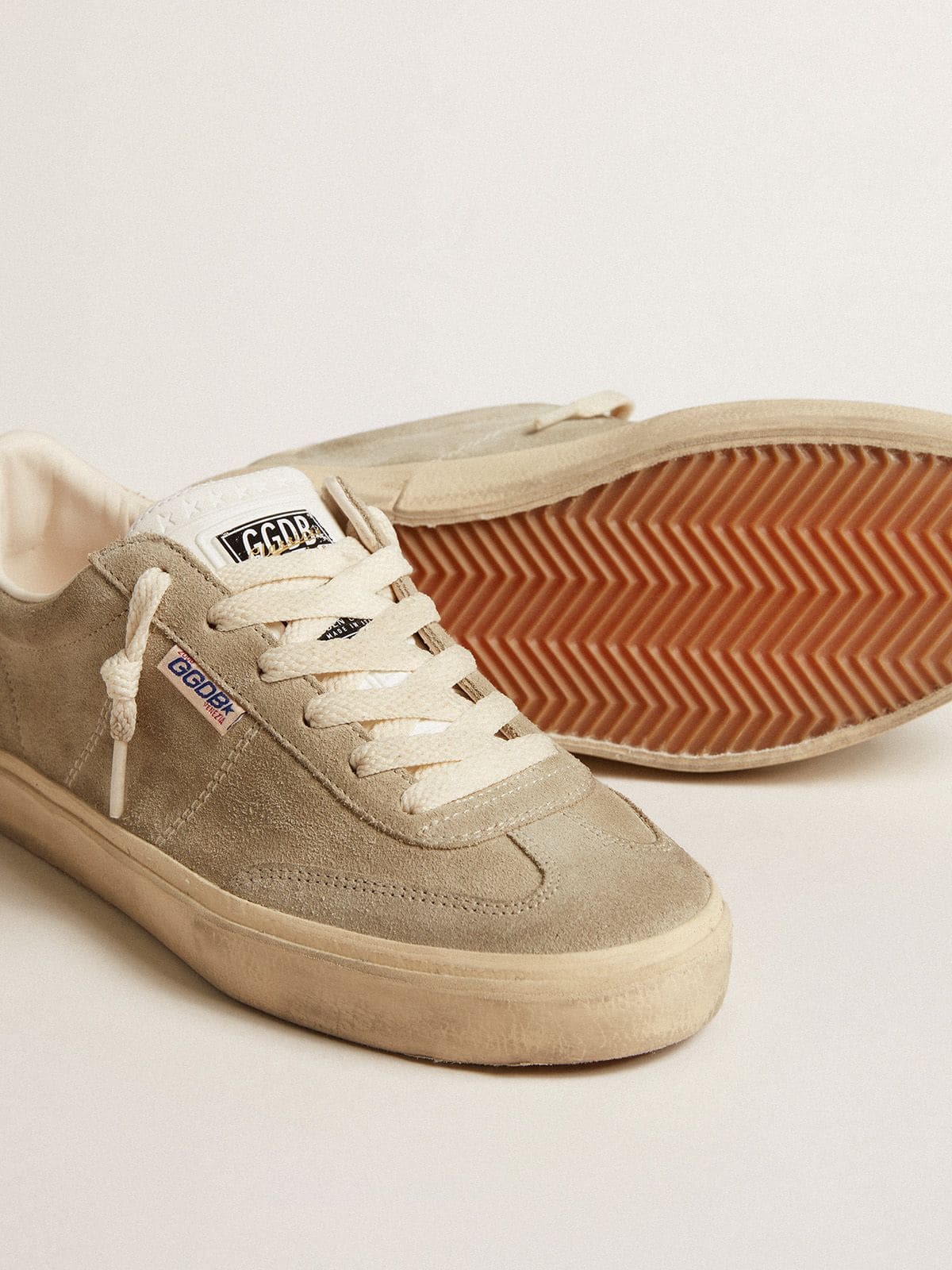 Women's Soul Star in beige suede with white leather heel tab - Golden Goose Women