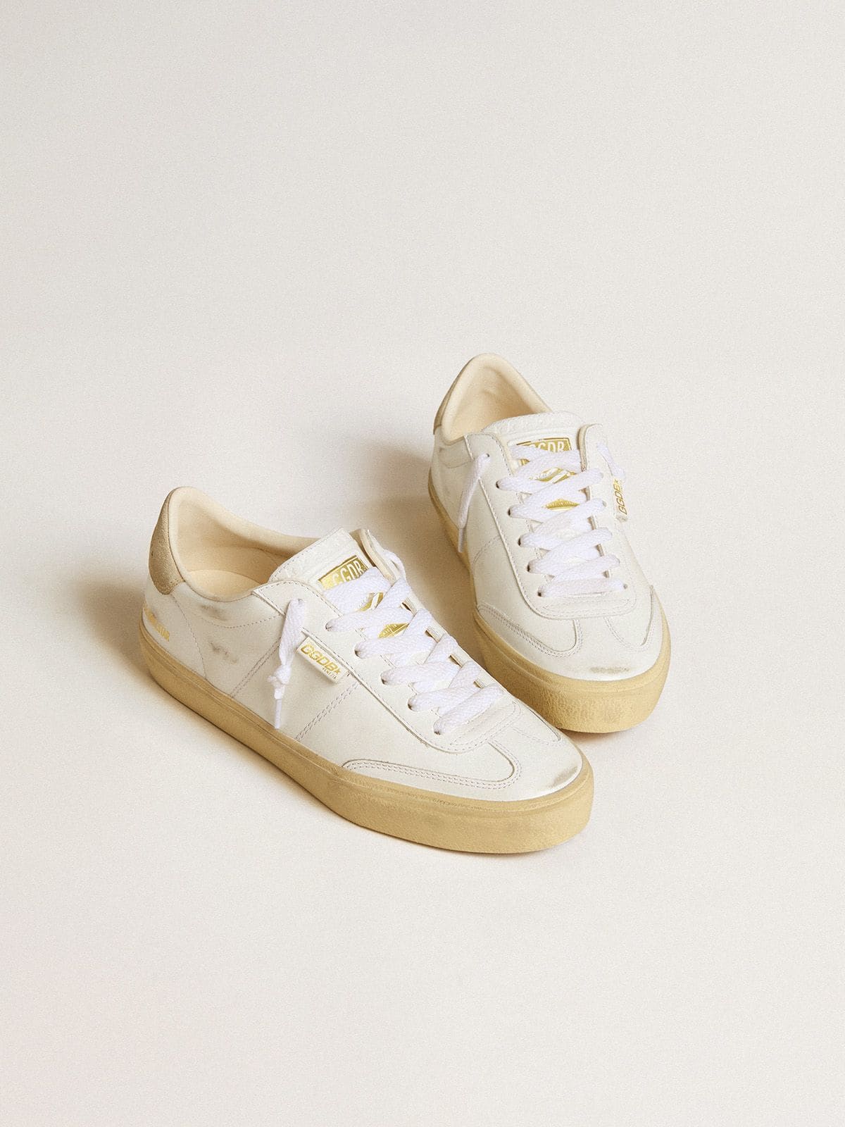 Women's Soul Star in white leather with beige suede heel tab - Golden Goose Women