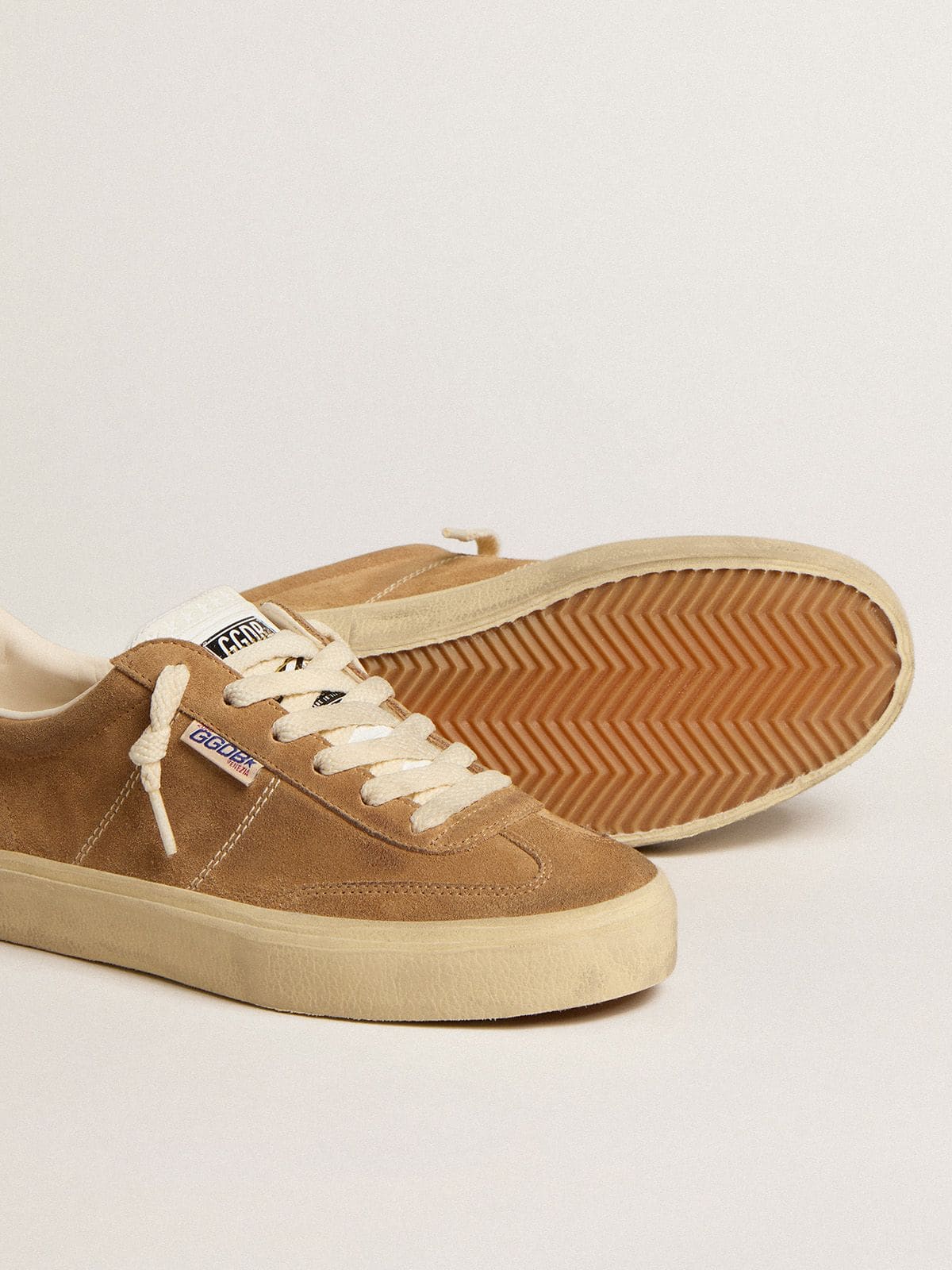 Women's Soul Star in camel-colored suede with white leather heel tab and tongue - Golden Goose Women