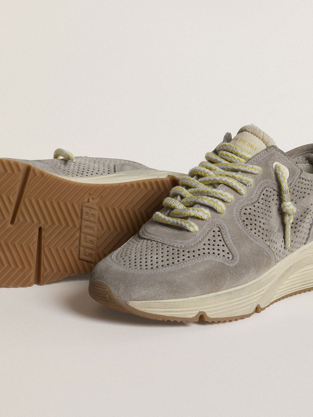 Women's Running Sole in gray suede with gray suede star and heel tab - Golden Goose Women