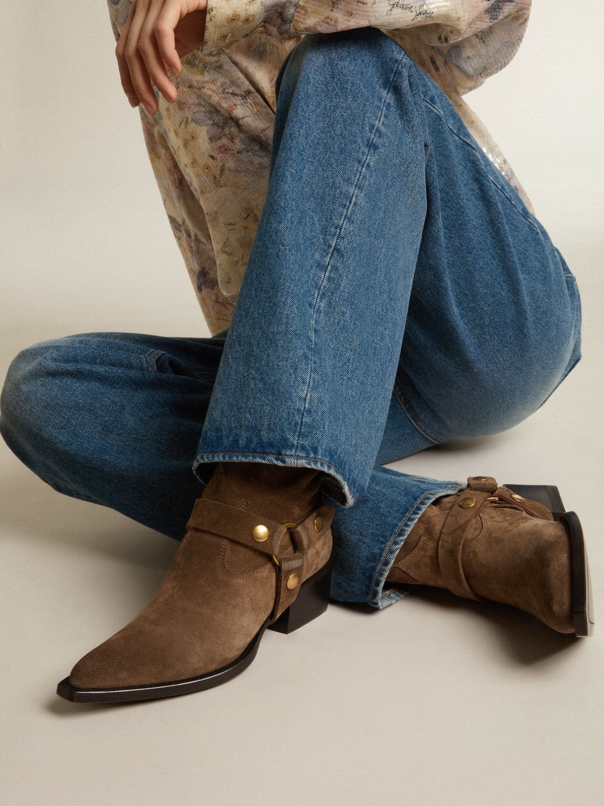 Low Debbie boots in dove-gray suede with removable buckle - Golden Goose Women