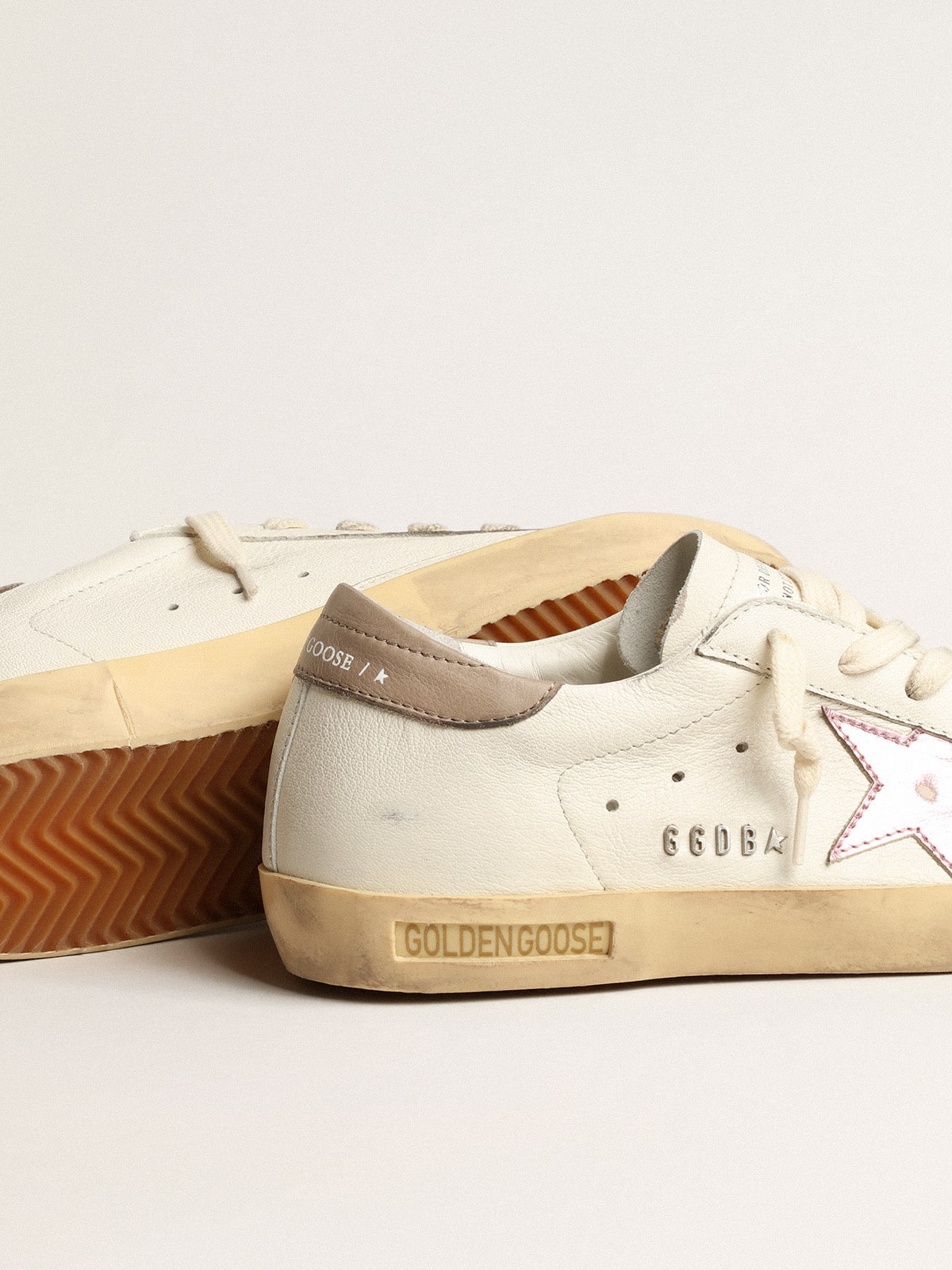Women's Super-Star in white nappa with pink metallic leather star - Golden Goose Women