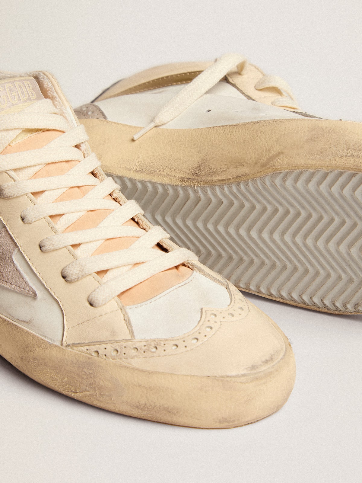 Women's Mid Star with star in light gray suede and gold flash - Golden Goose Women