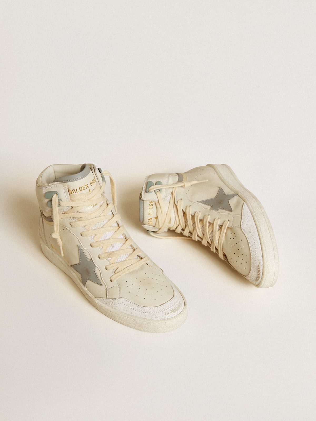Women's Sky-Star in leather with light blue leather star and white heel tab - Golden Goose Women