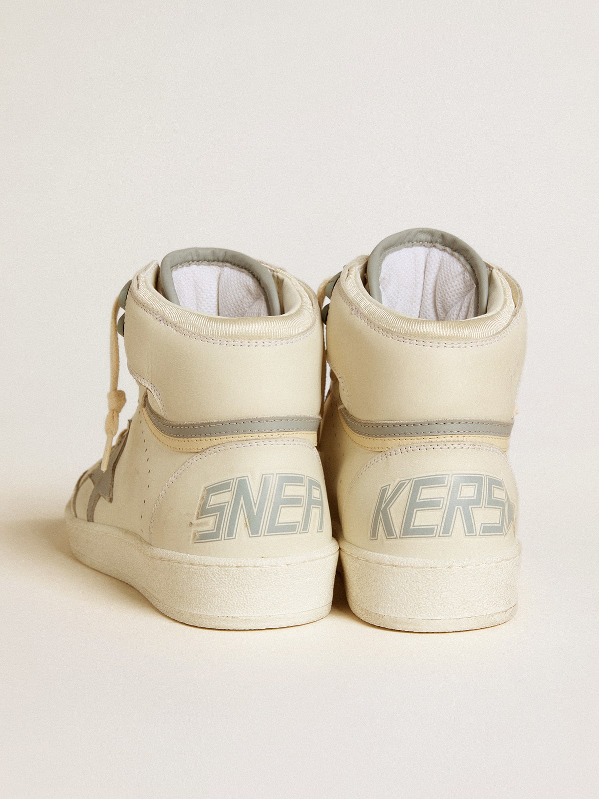 Women's Sky-Star in leather with light blue leather star and white heel tab - Golden Goose Women