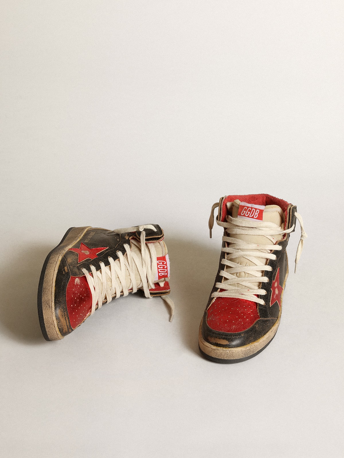 Women's Sky-Star in black glossy leather with red star - Golden Goose Women