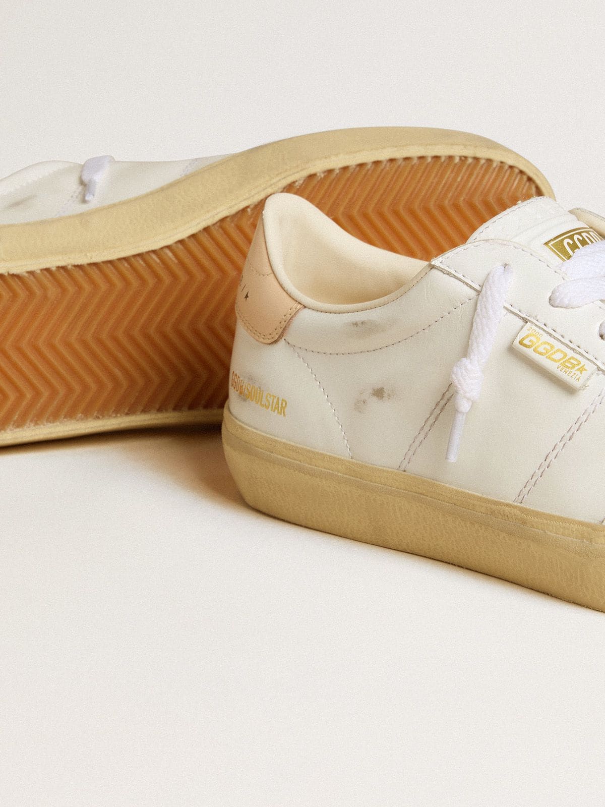 Women's Soul Star in white leather with pink leather heel tab - Golden Goose Women