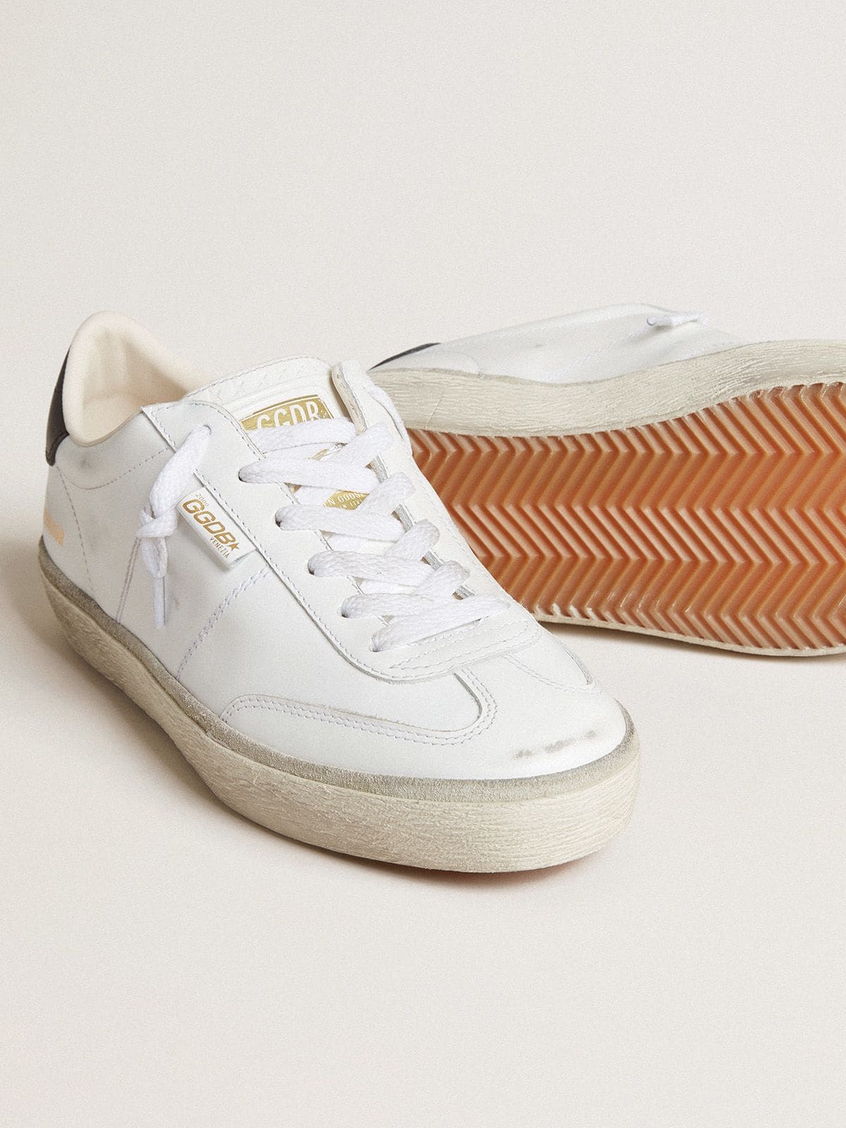 Women's Soul Star in white leather with black leather heel tab - Golden Goose Women