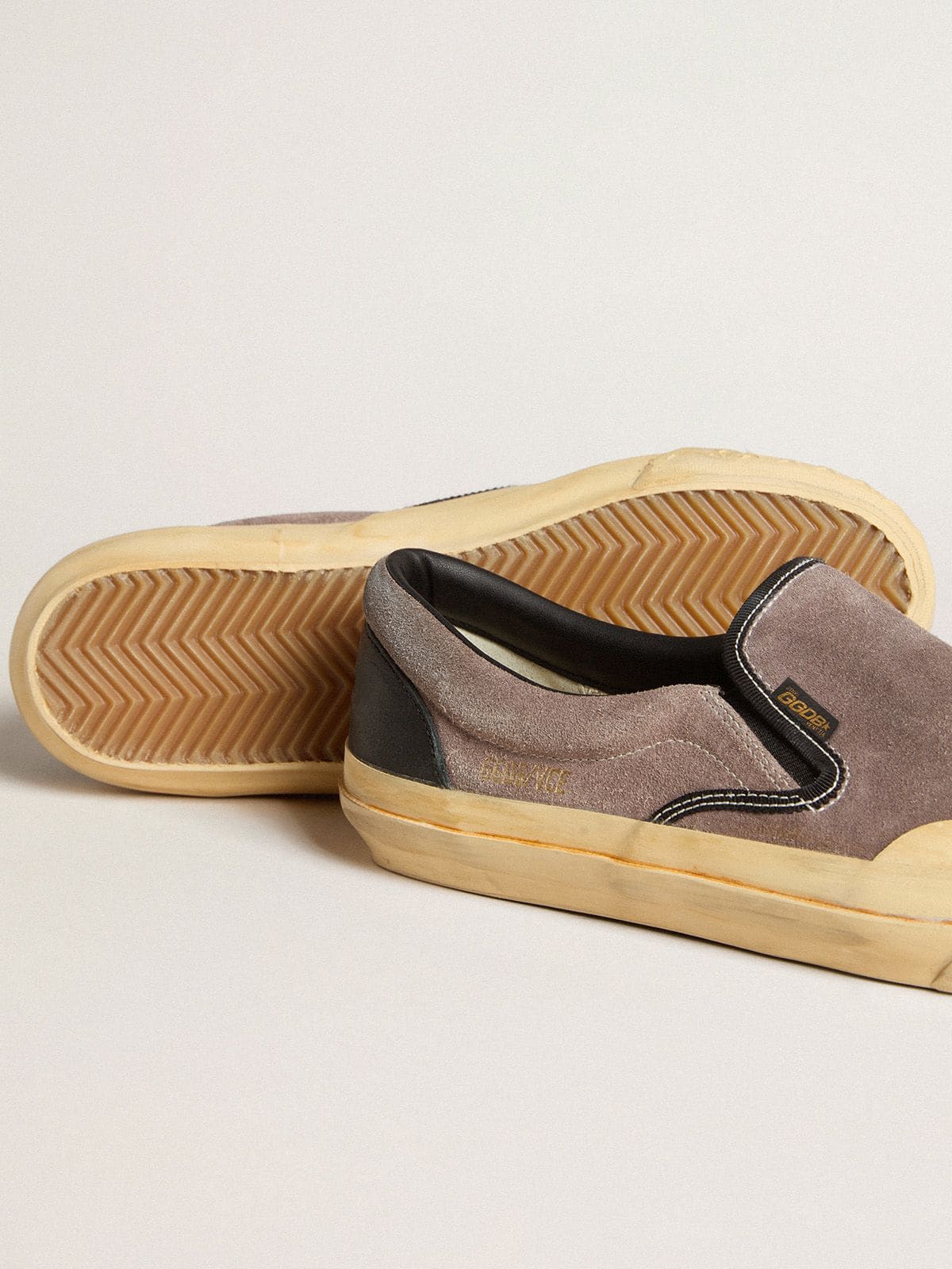 Women's VCE Penstar in dove-gray suede with black leather heel tab - Golden Goose Women