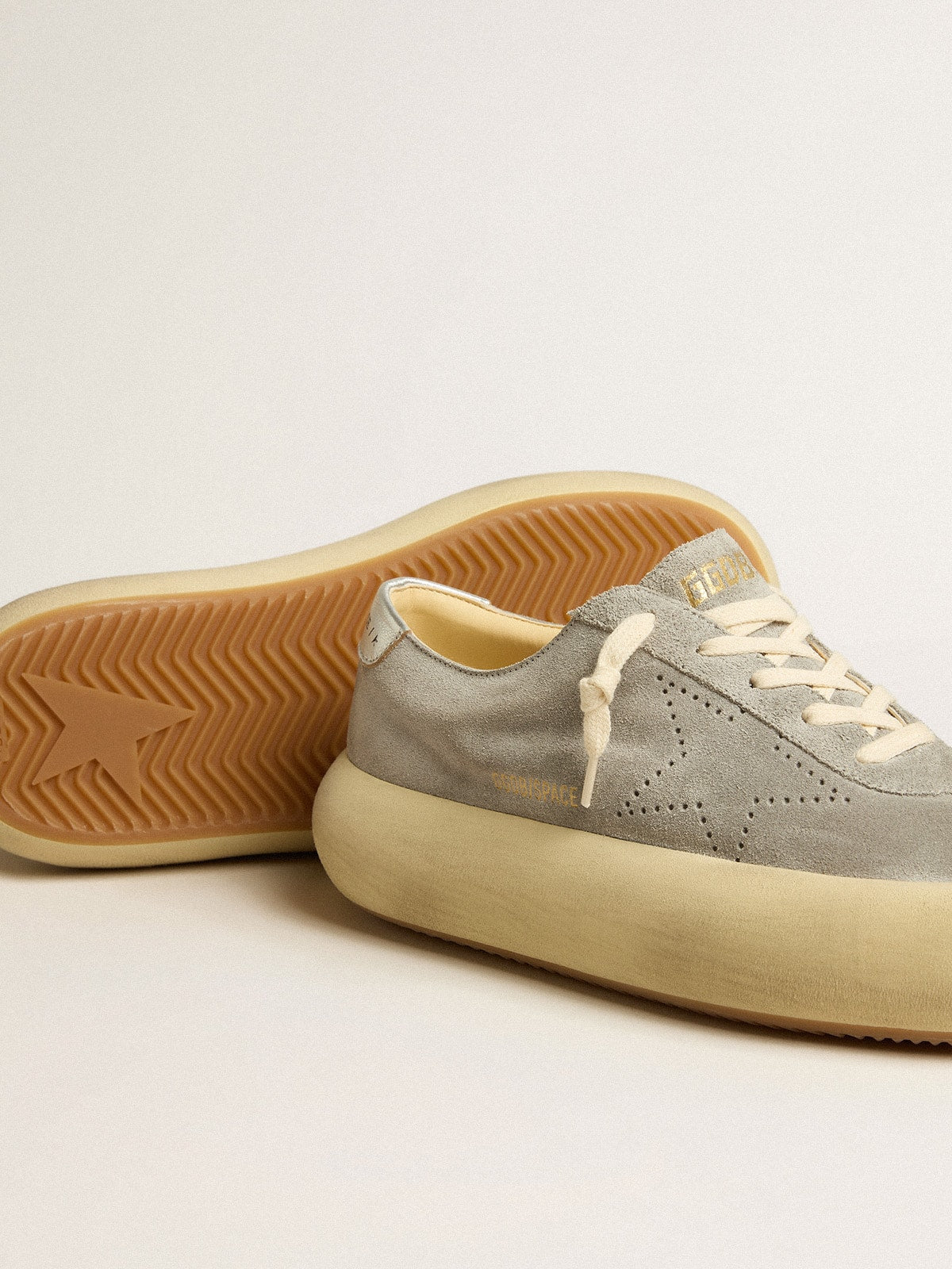 Women's Space-Star shoes in ice-gray suede with perforated star - Golden Goose Women
