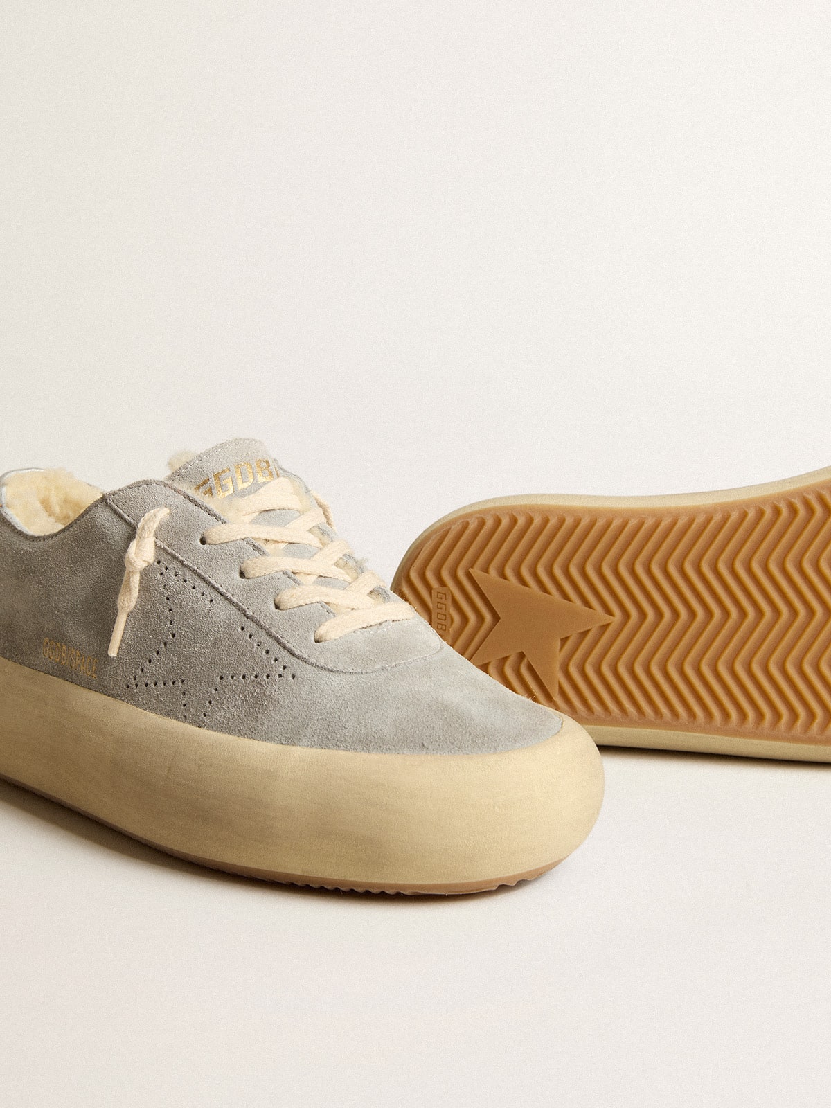Women’s Space-Star shoes in ice-gray suede with shearling lining - Golden Goose Women