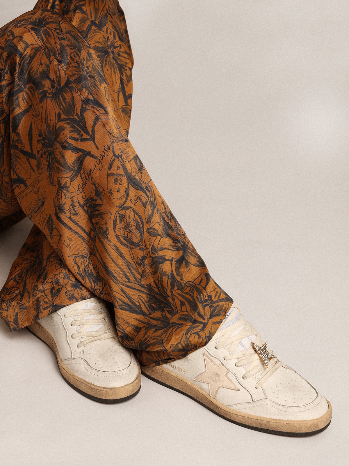 Ball Star  in white nappa with a salmon-pink nappa star - Golden Goose Women