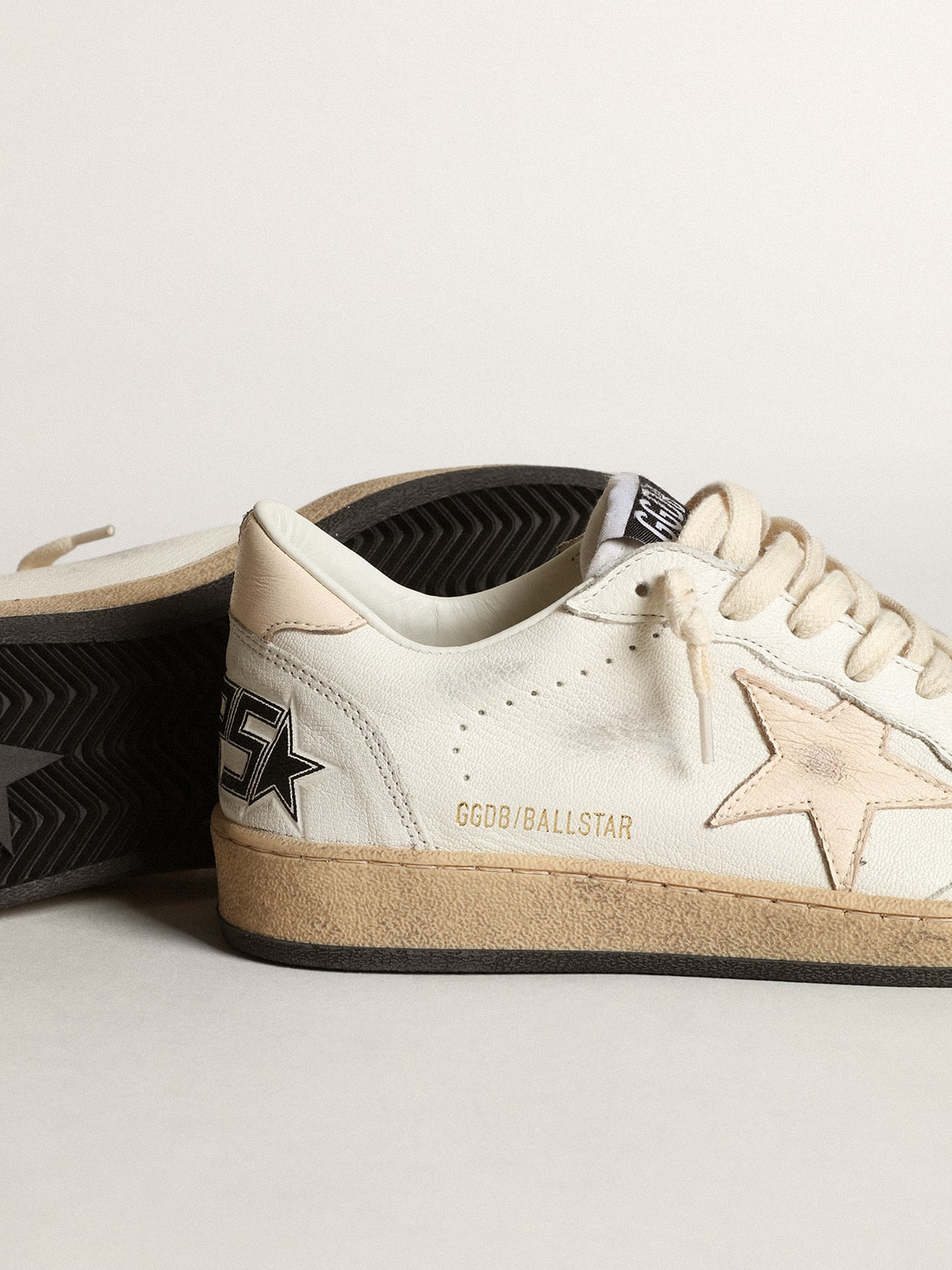 Ball Star  in white nappa with a salmon-pink nappa star - Golden Goose Women
