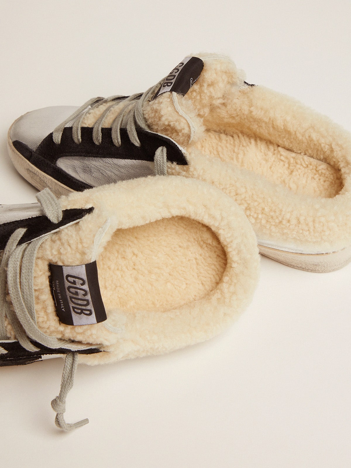 Women's Super-Star Sabot in silver laminated leather with black star - Golden Goose Women