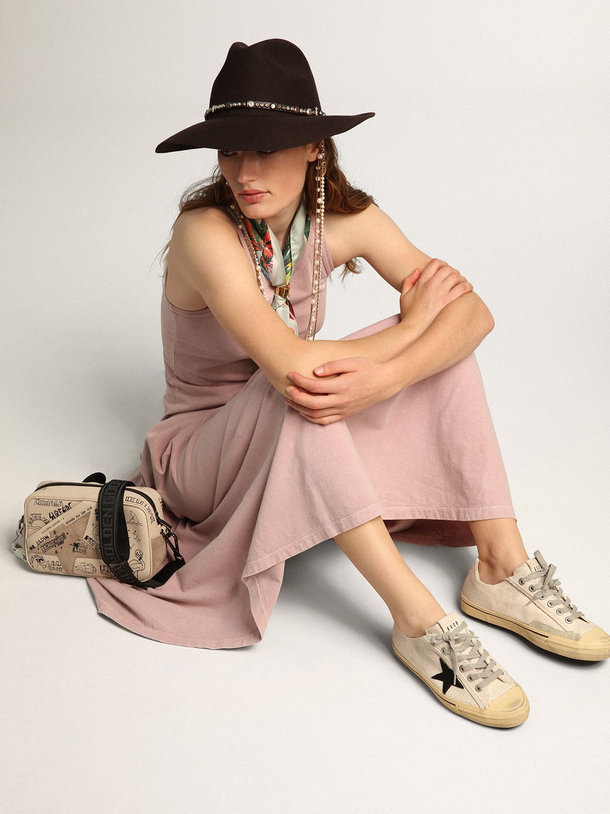 Women's V-Star  with black suede star and embroidered lettering - Golden Goose Women