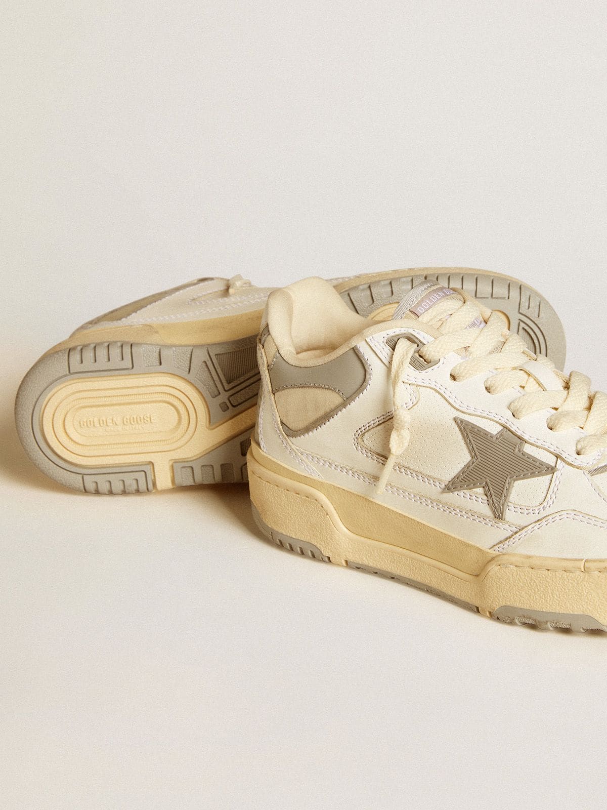 Women’s Forty2 with grey star and white leather heel tab - Golden Goose Women