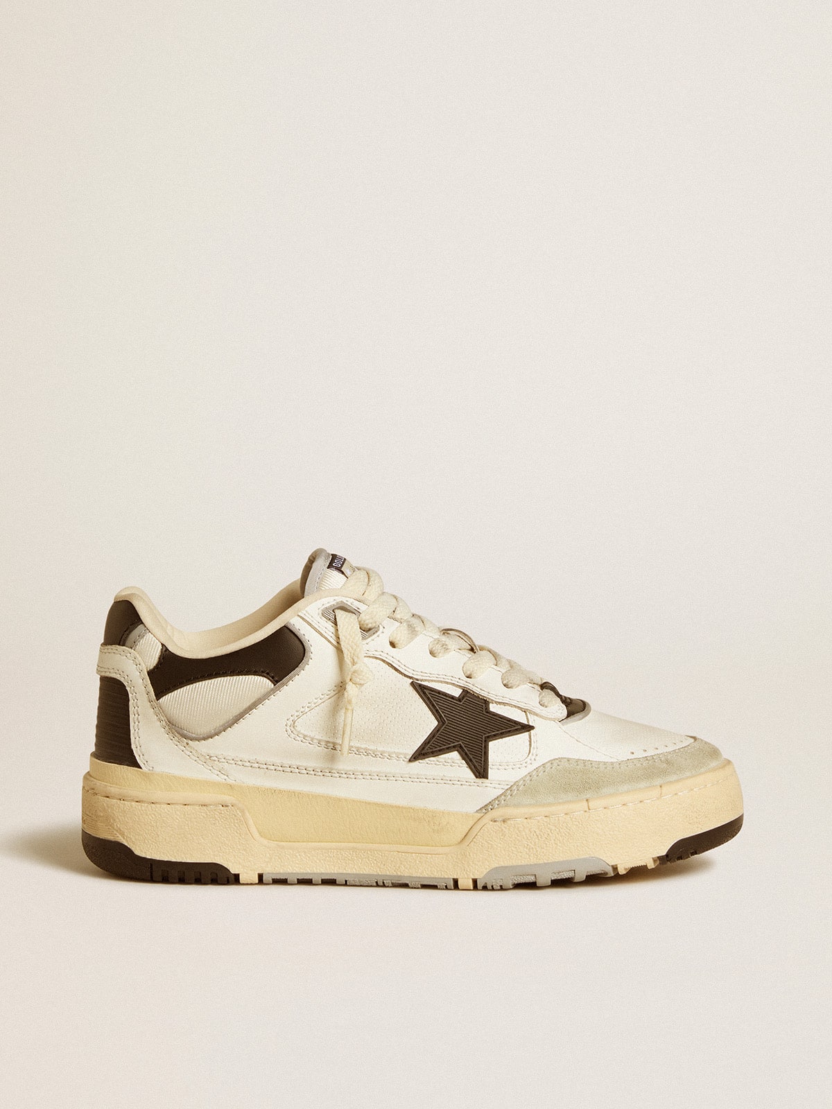 Women’s Forty2 with black star and black leather heel tab - Golden Goose Women