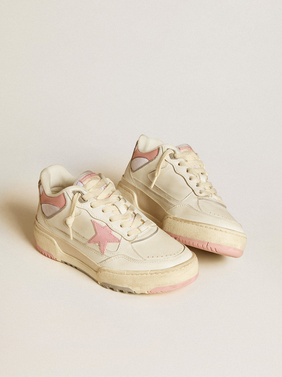 Women’s Forty2 with pink star and white leather heel tab - Golden Goose Women
