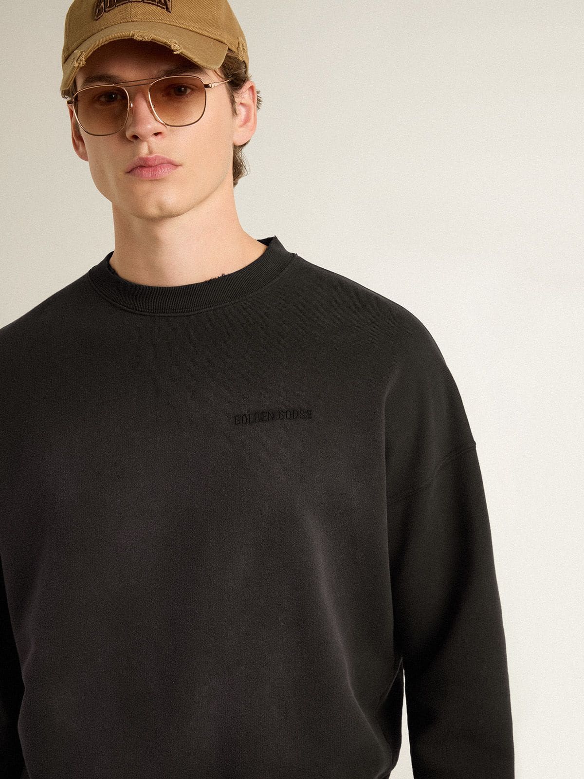 Unisex sweatshirt in worn black cotton with logo embroidery - Golden Goose Women|Men