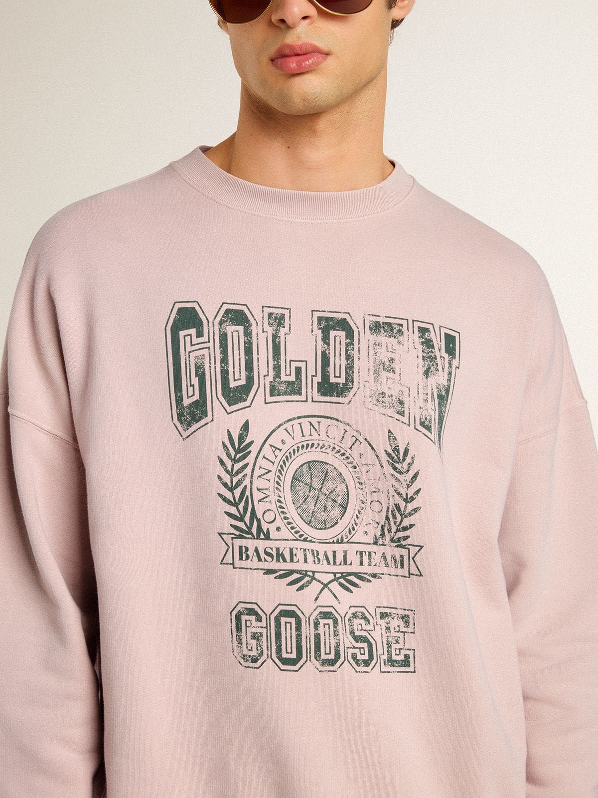 Old rose unisex round neck sweatshirt with green logo print - Golden Goose Women|Men