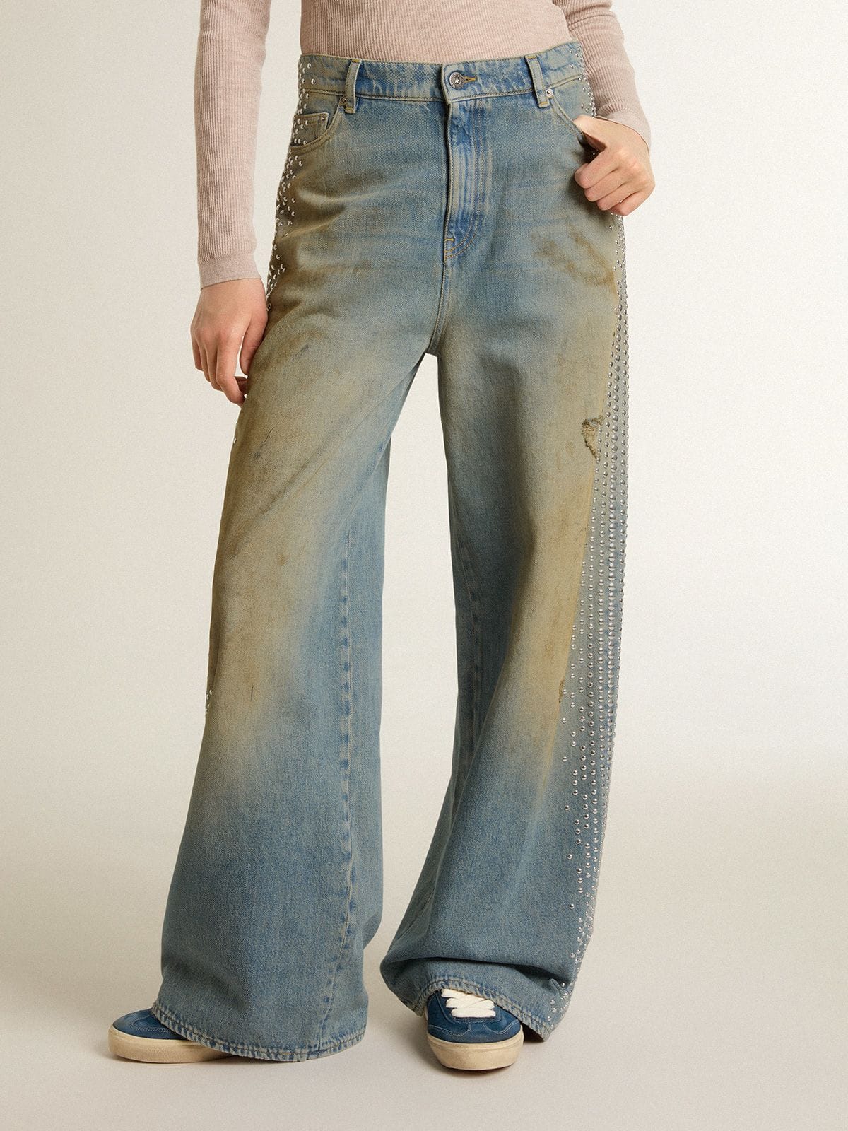 Women's boyfriend jeans with a lived-in effect sand wash and studs - Golden Goose Women