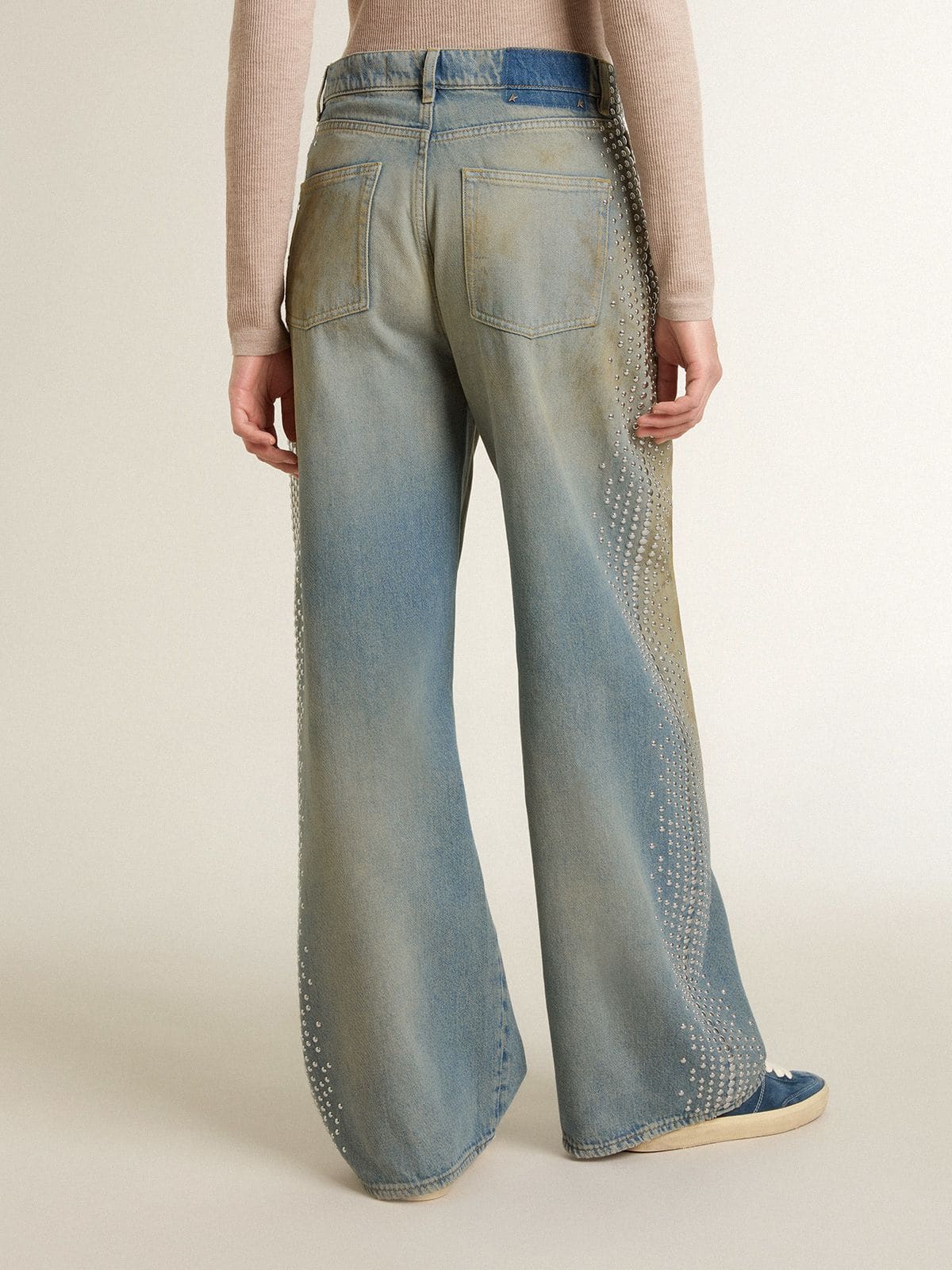Women's boyfriend jeans with a lived-in effect sand wash and studs - Golden Goose Women