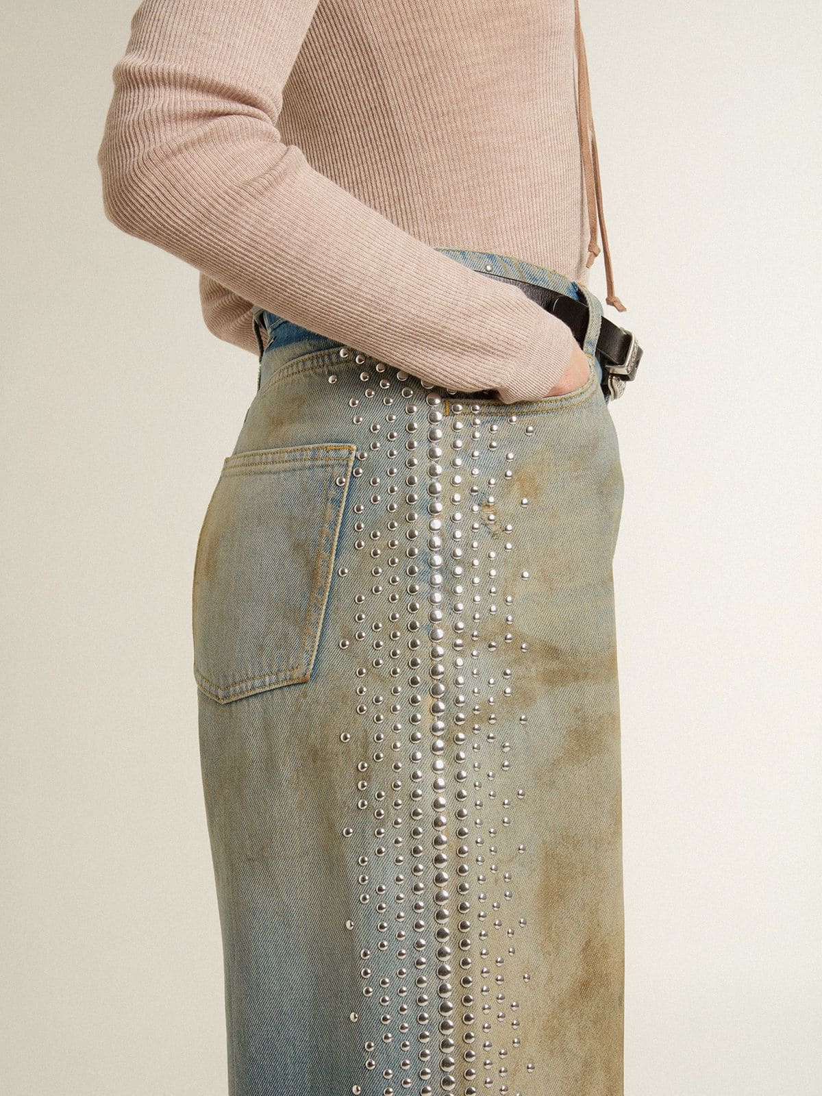 Women's boyfriend jeans with a lived-in effect sand wash and studs - Golden Goose Women