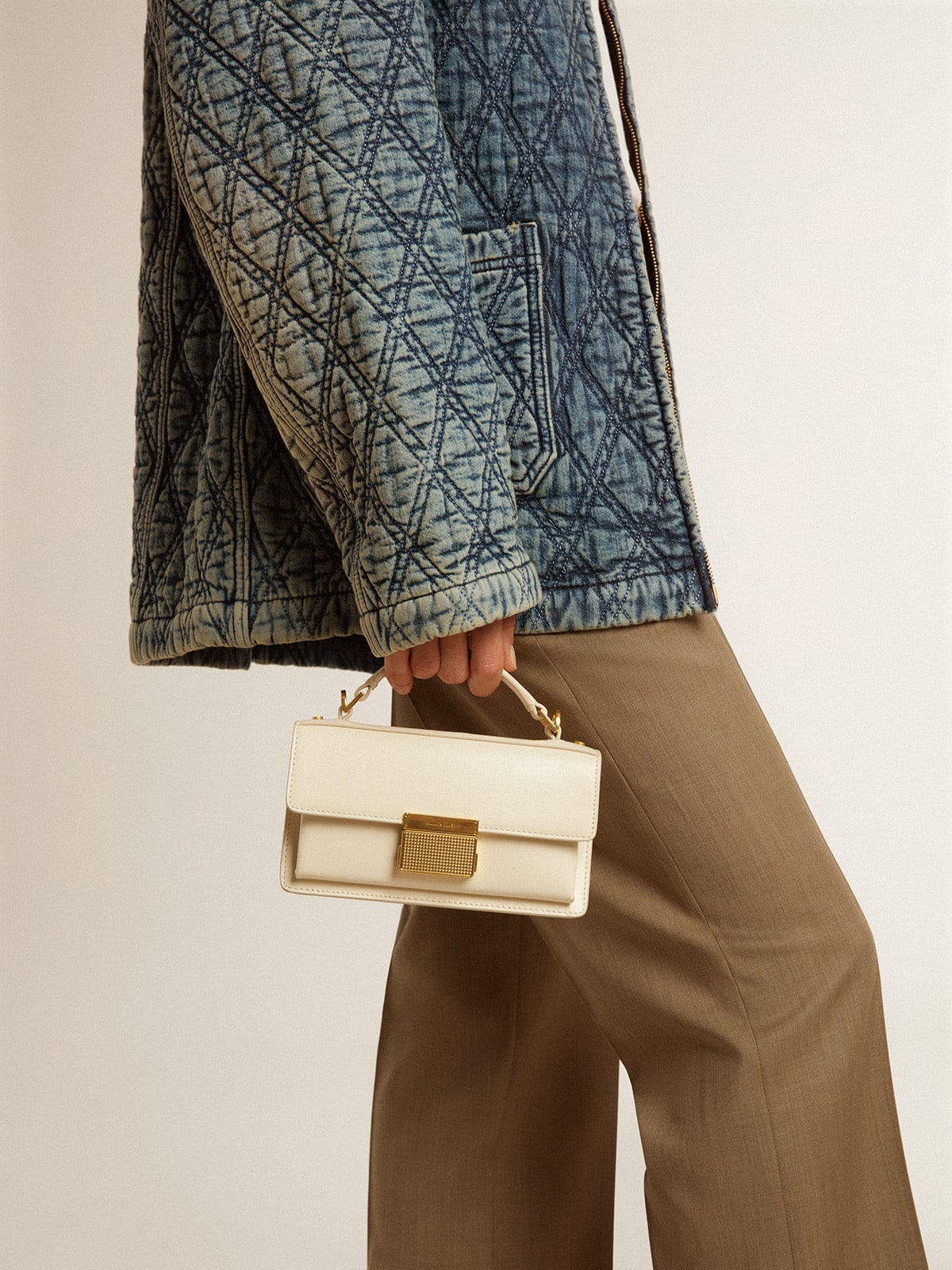 Small Venezia Bag in butter-colored boarded leather with gold details - Golden Goose Women