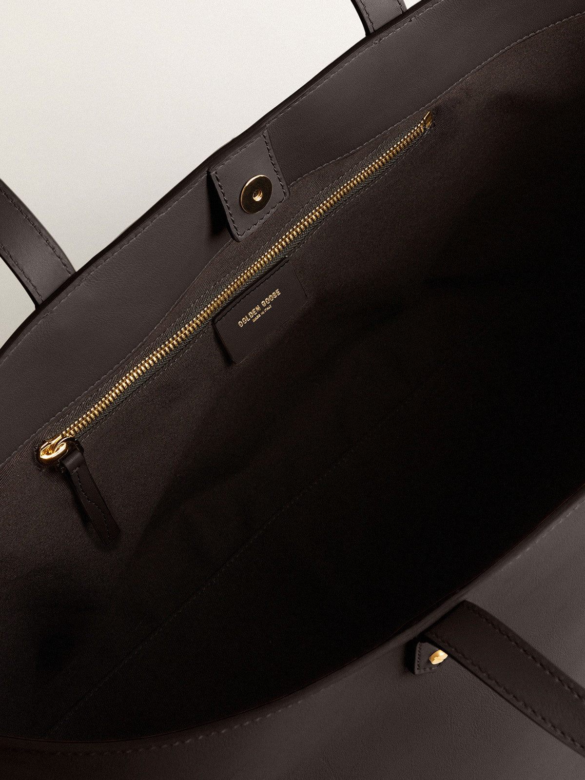 Black Pasadena Bag made of smooth leather with gold logo - Golden Goose Women