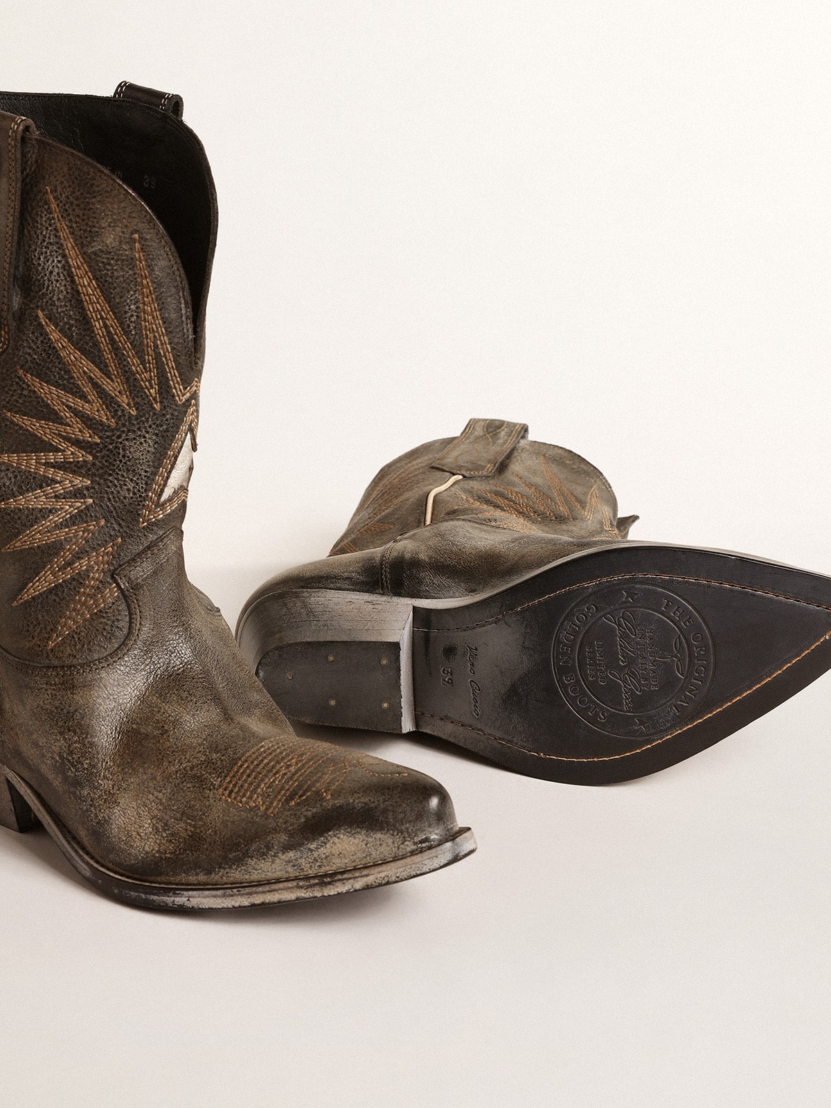 Women’s low Wish Star boots in black leather with silver star - Golden Goose Women