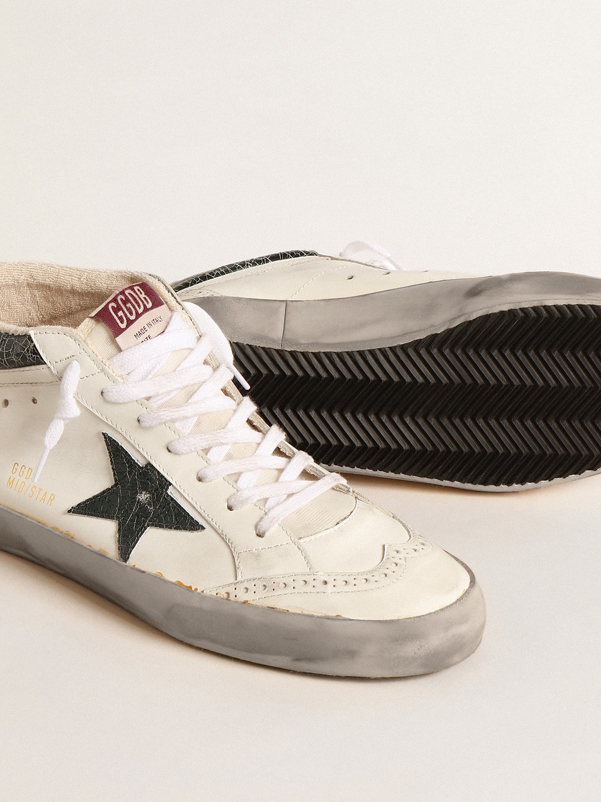 Mid Star with green metallic leather star and white flash - Golden Goose Men