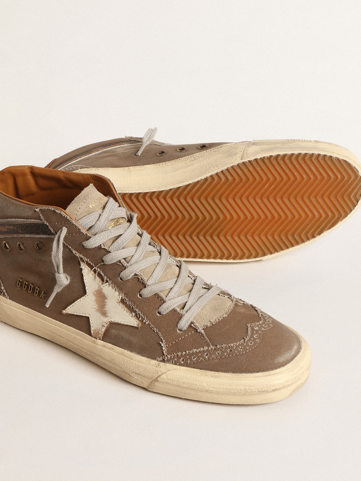 Mid Star in green canvas with leather star and black flash - Golden Goose Men