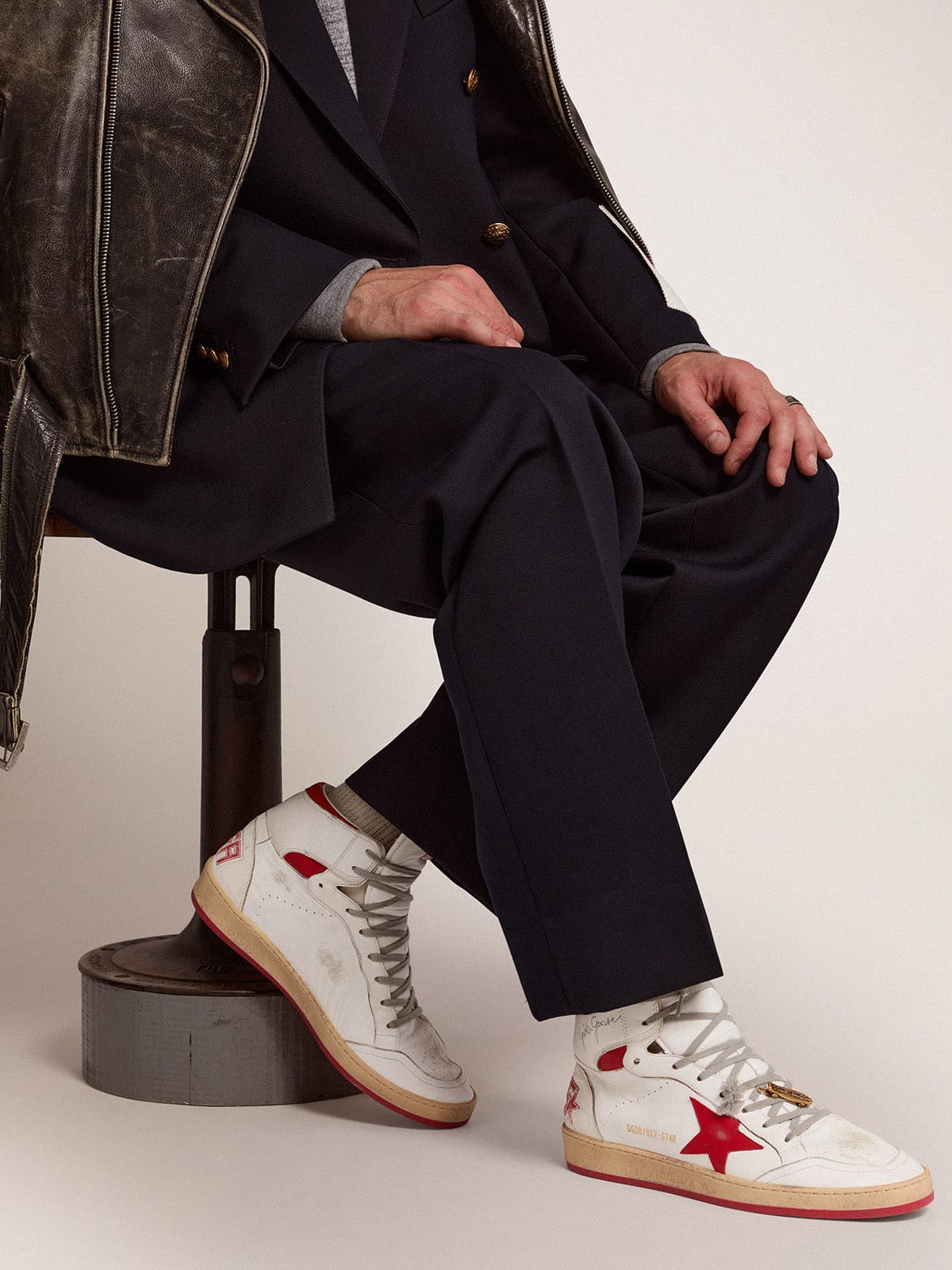 Men's Sky-Star with signature on the ankle and red inserts - Golden Goose Men
