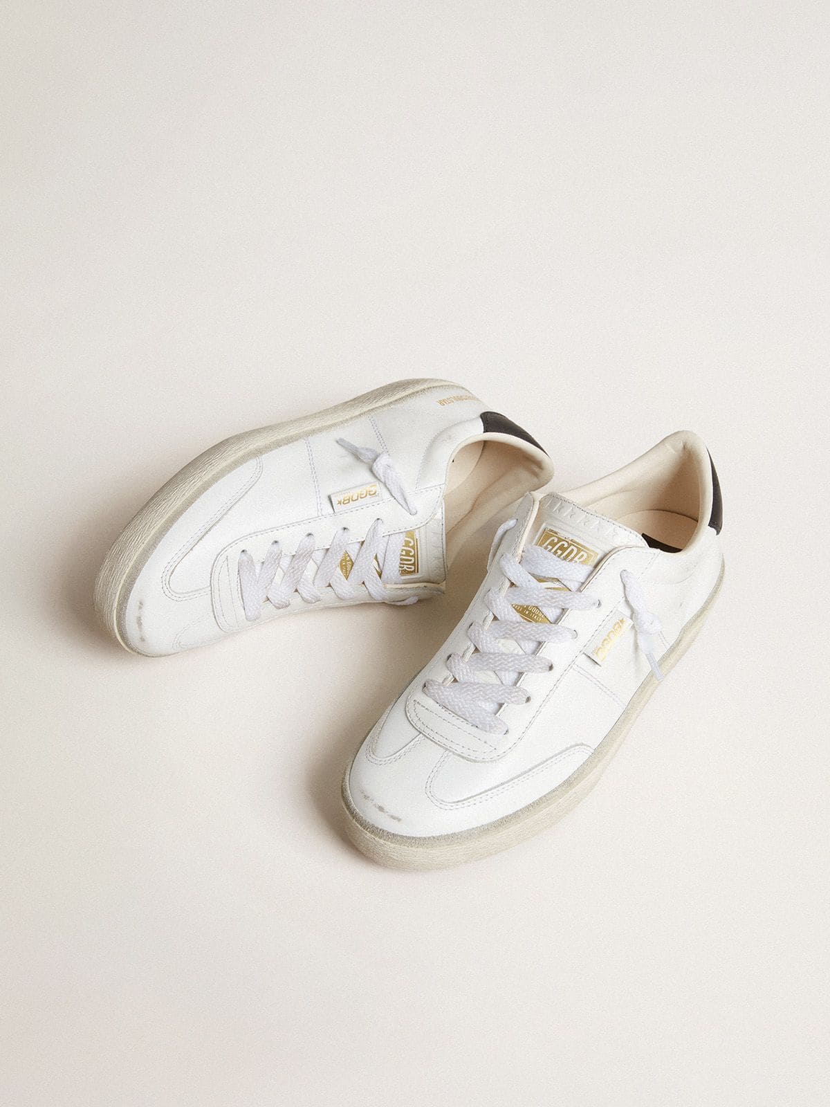 Men's Soul Star in white leather with black leather heel tab - Golden Goose Men