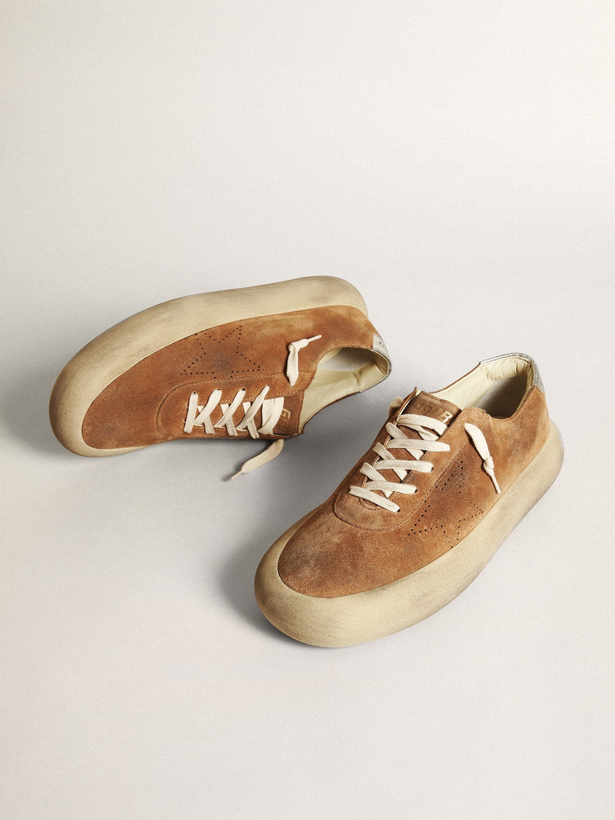 Men's Space-Star in tobacco-colored suede - Golden Goose Men