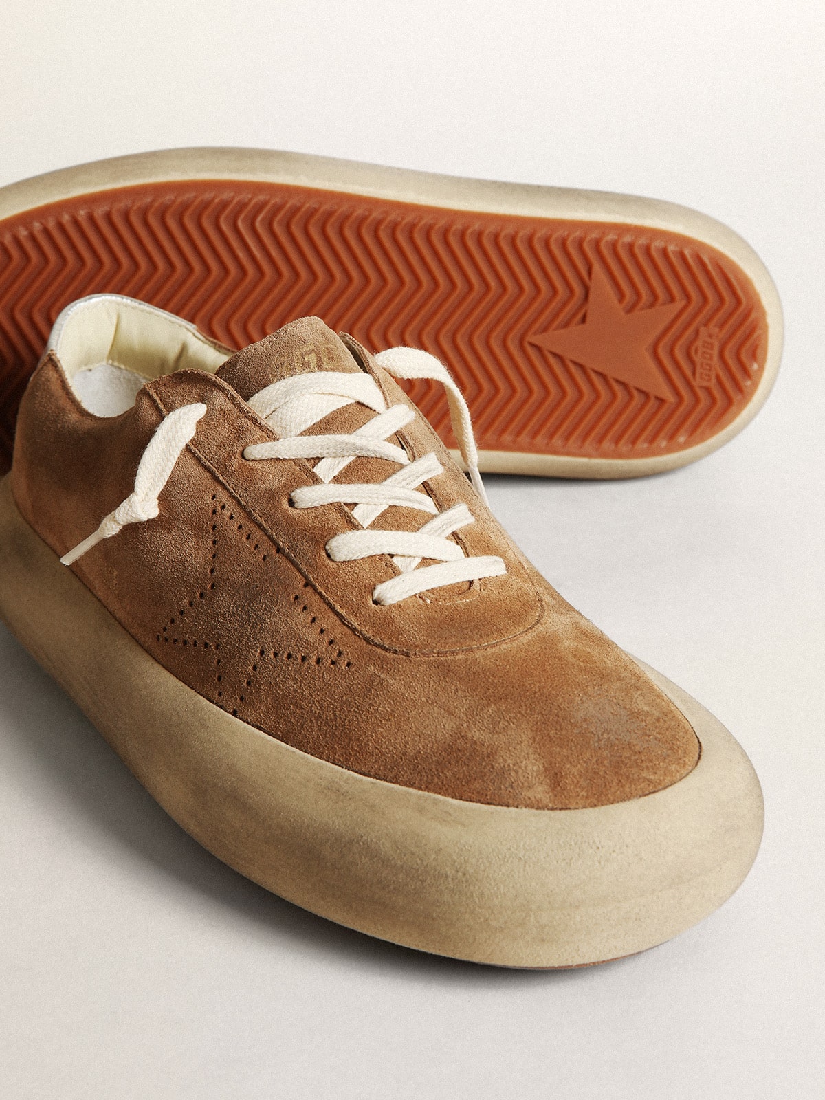 Men's Space-Star in tobacco-colored suede - Golden Goose Men