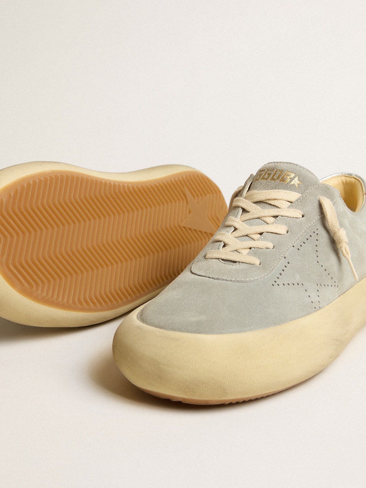 Men's Space-Star shoes in ice-gray suede with perforated star - Golden Goose Men