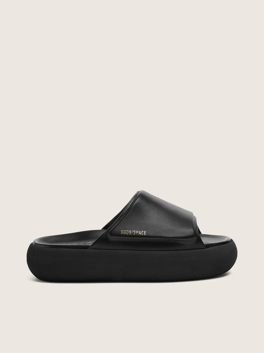 Men's Space-Star slip-ons in black leather - Golden Goose Men