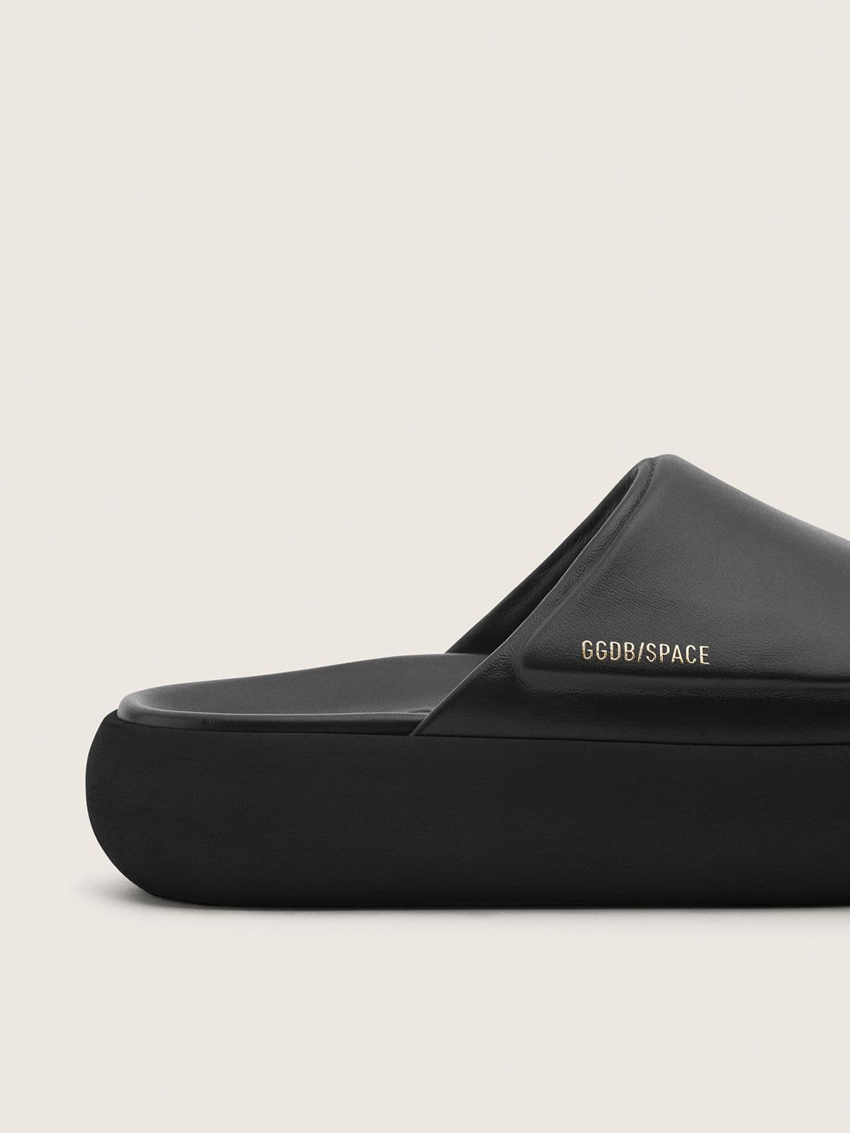 Men's Space-Star slip-ons in black leather - Golden Goose Men