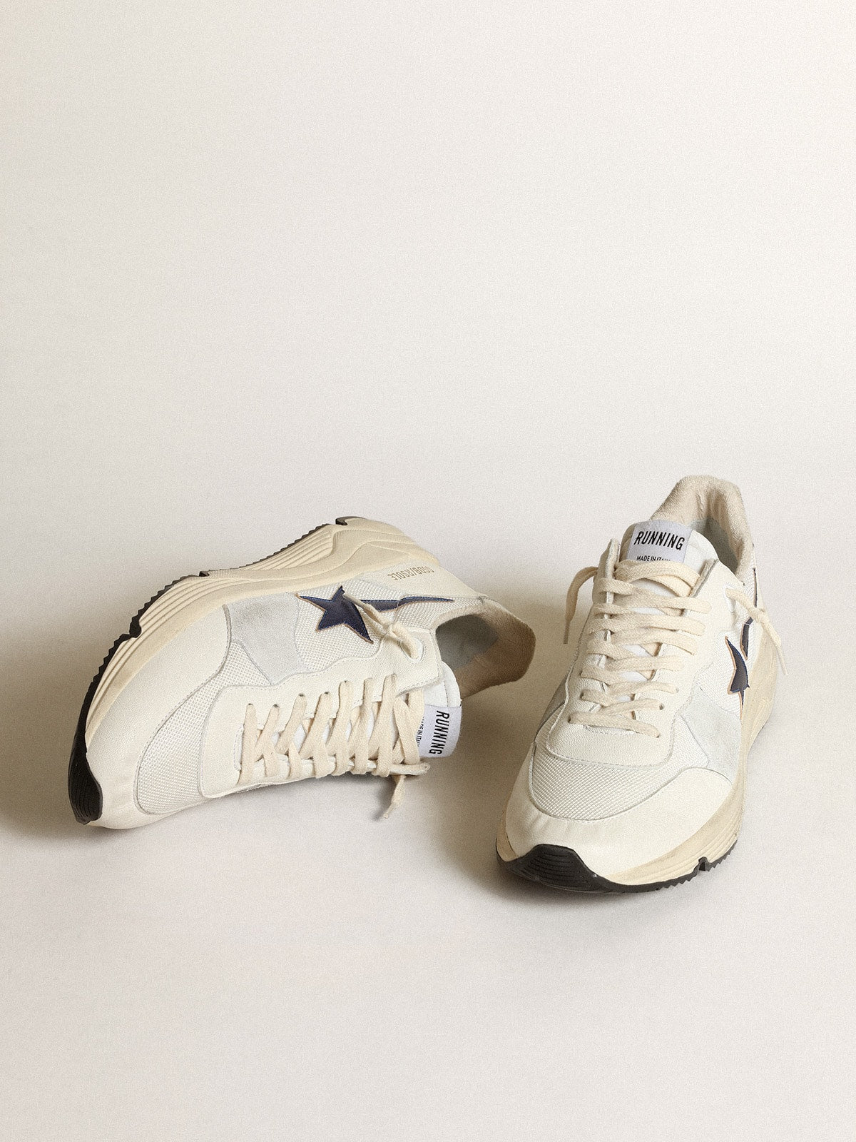 Running Sole in white leather and mesh with blue laminated leather star - Golden Goose Men