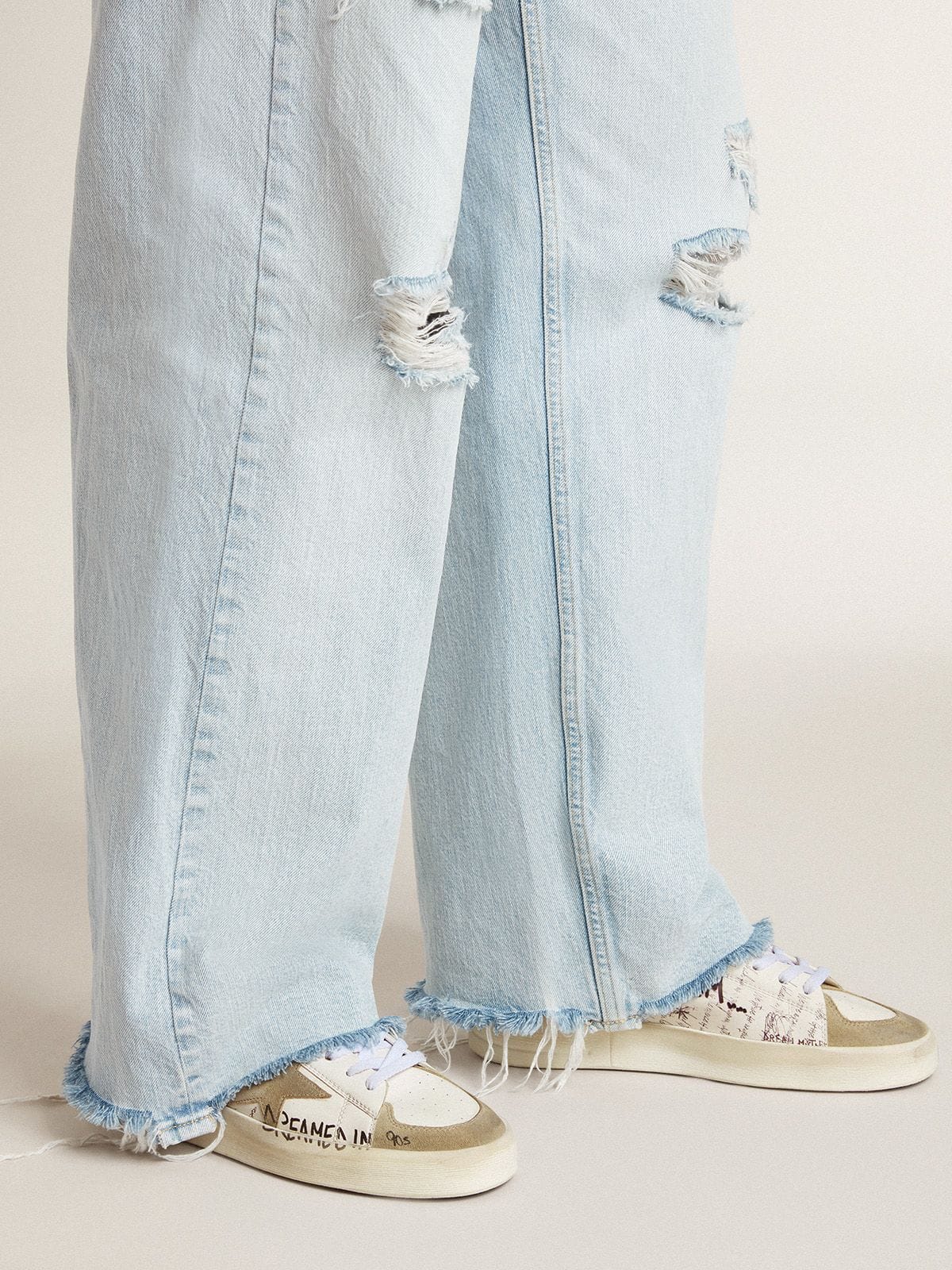 Stardan in leather with all-over lettering and ice-gray suede star - Golden Goose Men