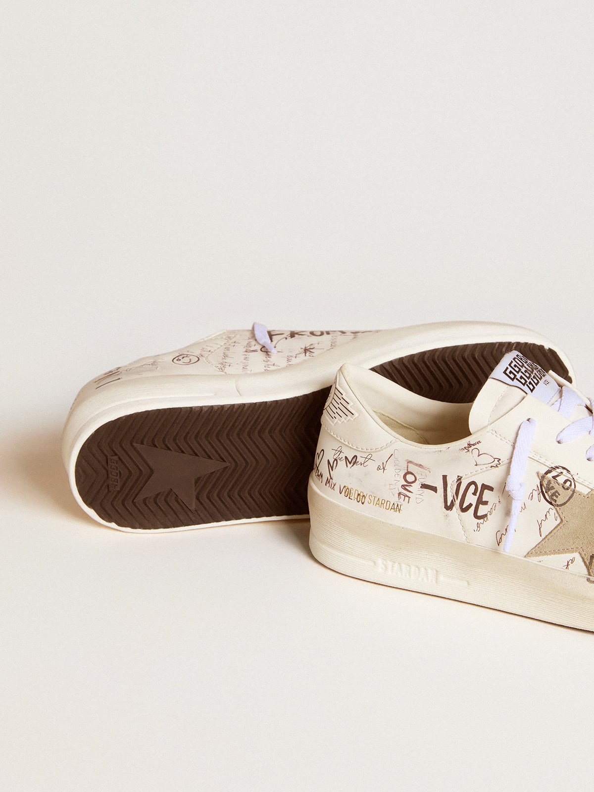 Stardan in leather with all-over lettering and ice-gray suede star - Golden Goose Men