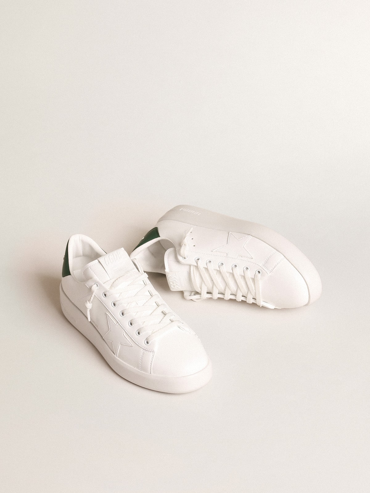 Purestar with white bio-based star and mat green leather heel tab - Golden Goose Men
