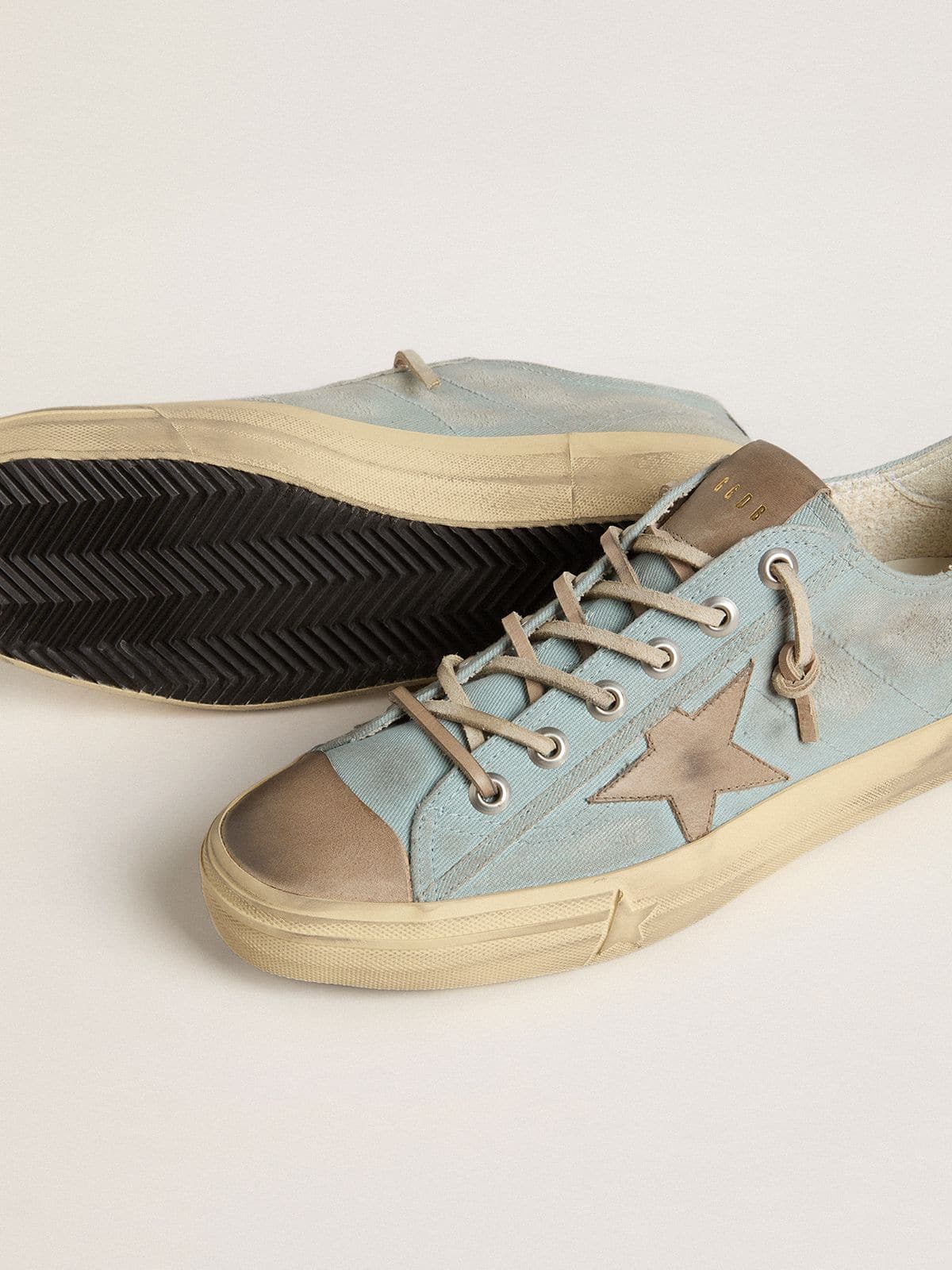Men's V-Star in light blue canvas with dove-gray leather star - Golden Goose Men