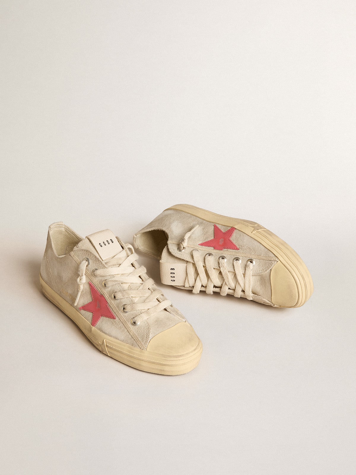 Men's V-Star in light gray canvas with a red leather star - Golden Goose Men