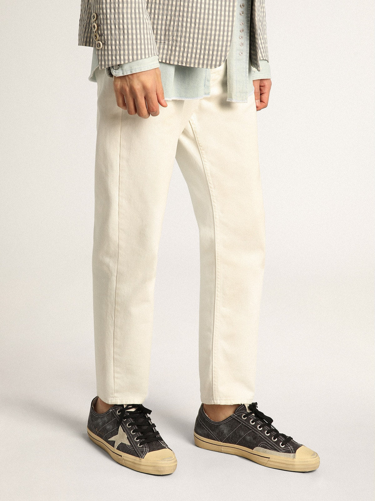 Men's V-Star  in black canvas with ice-gray star and heel - Golden Goose Men