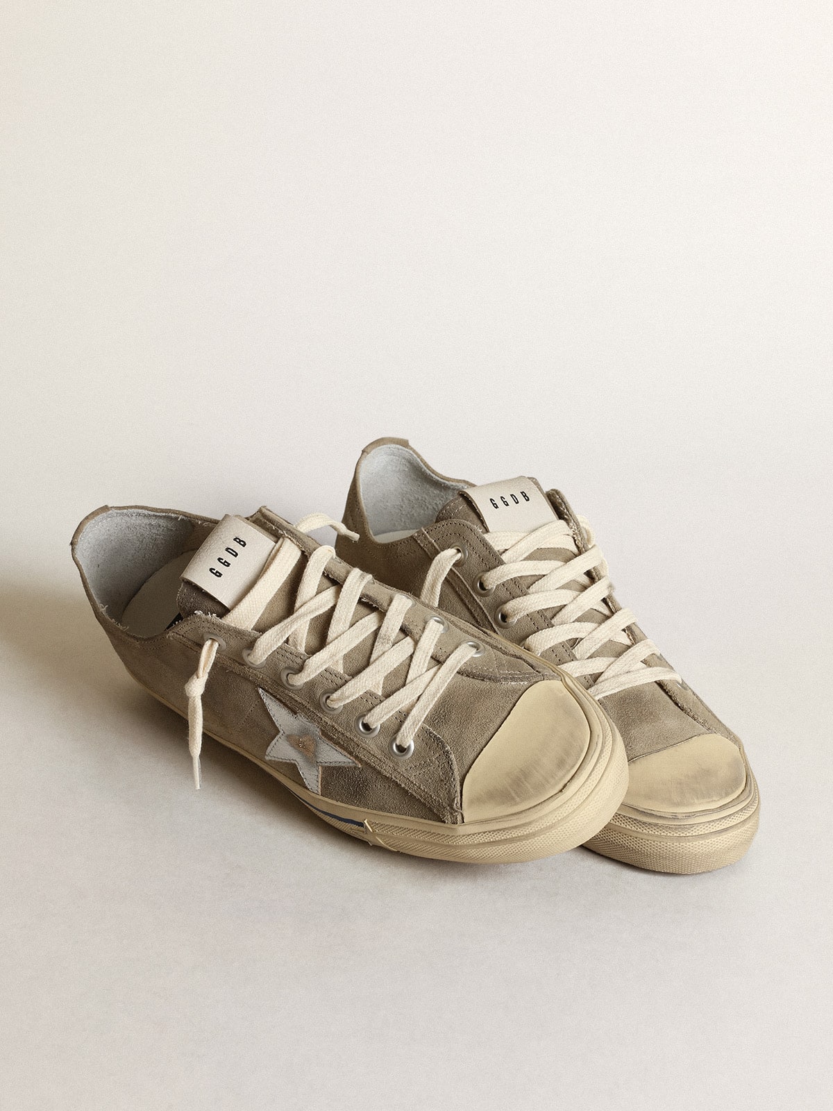Men's V-Star in dove-gray suede with silver metallic leather star - Golden Goose Men