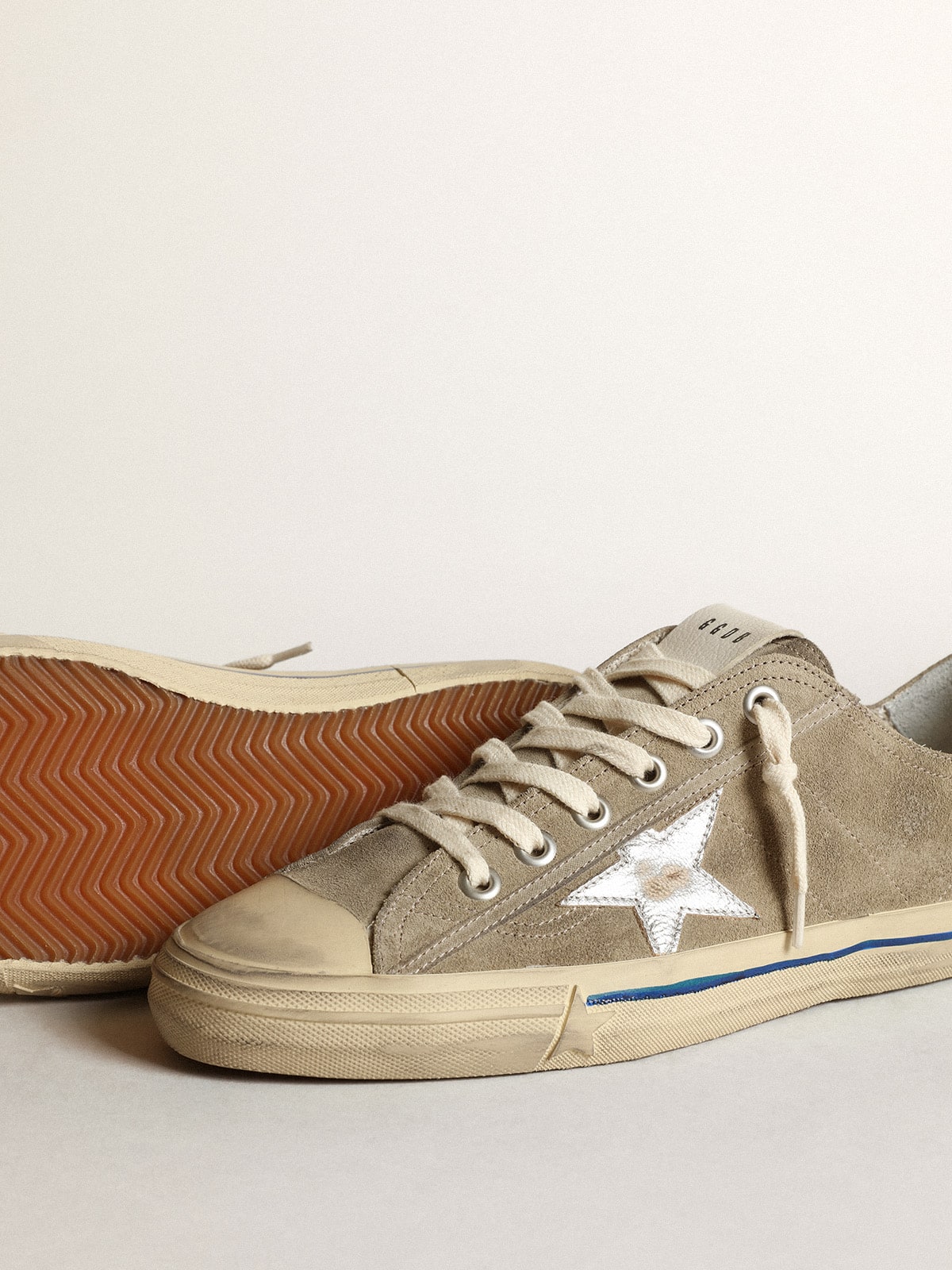 Men's V-Star in dove-gray suede with silver metallic leather star - Golden Goose Men